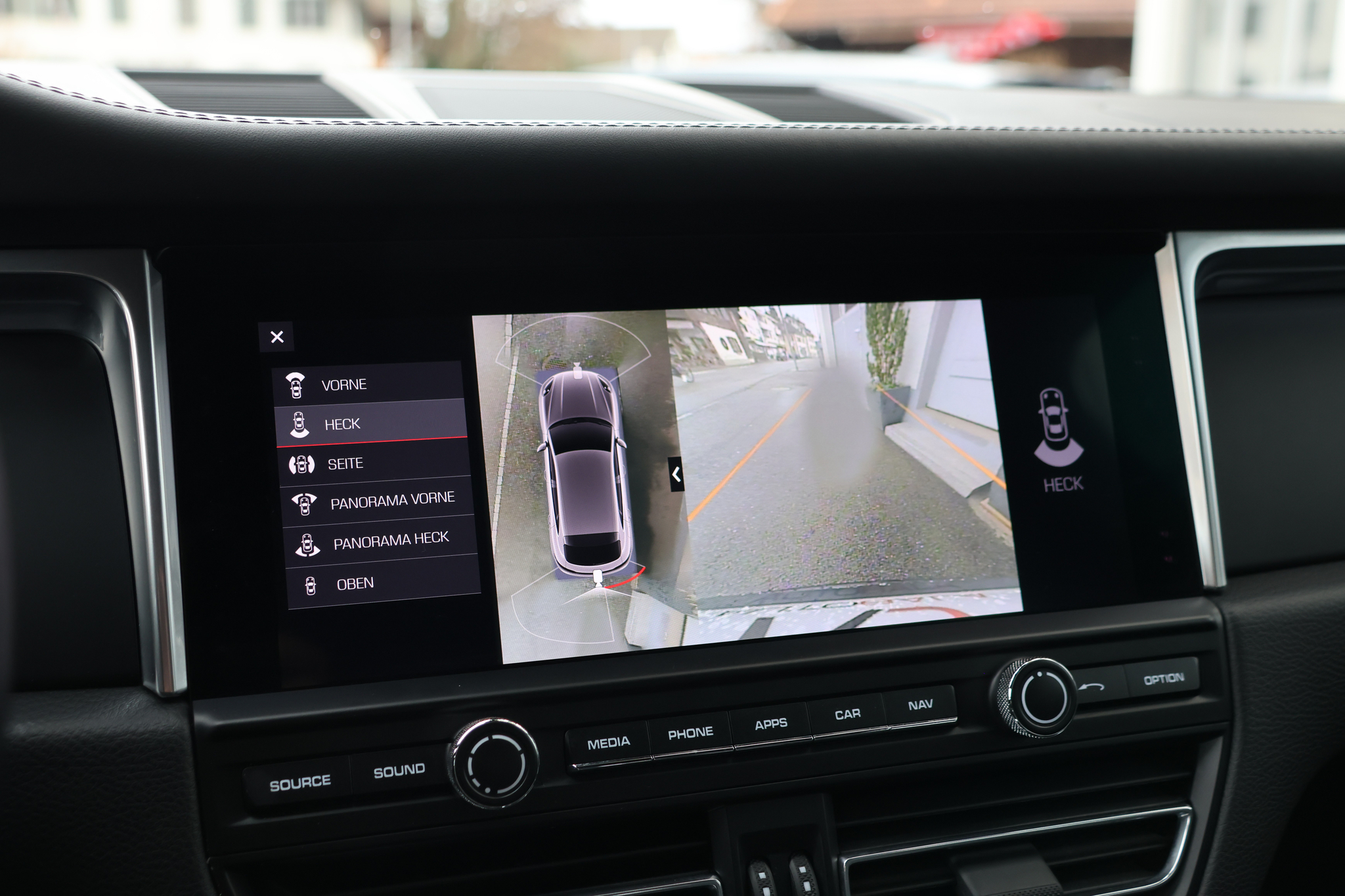 listing desktop thumbnail image 18