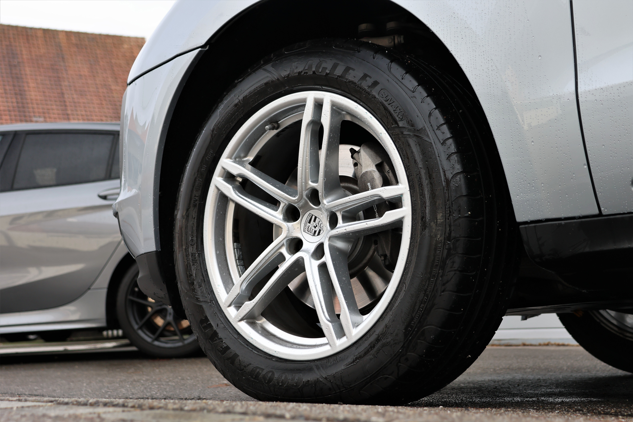 listing desktop thumbnail image 6