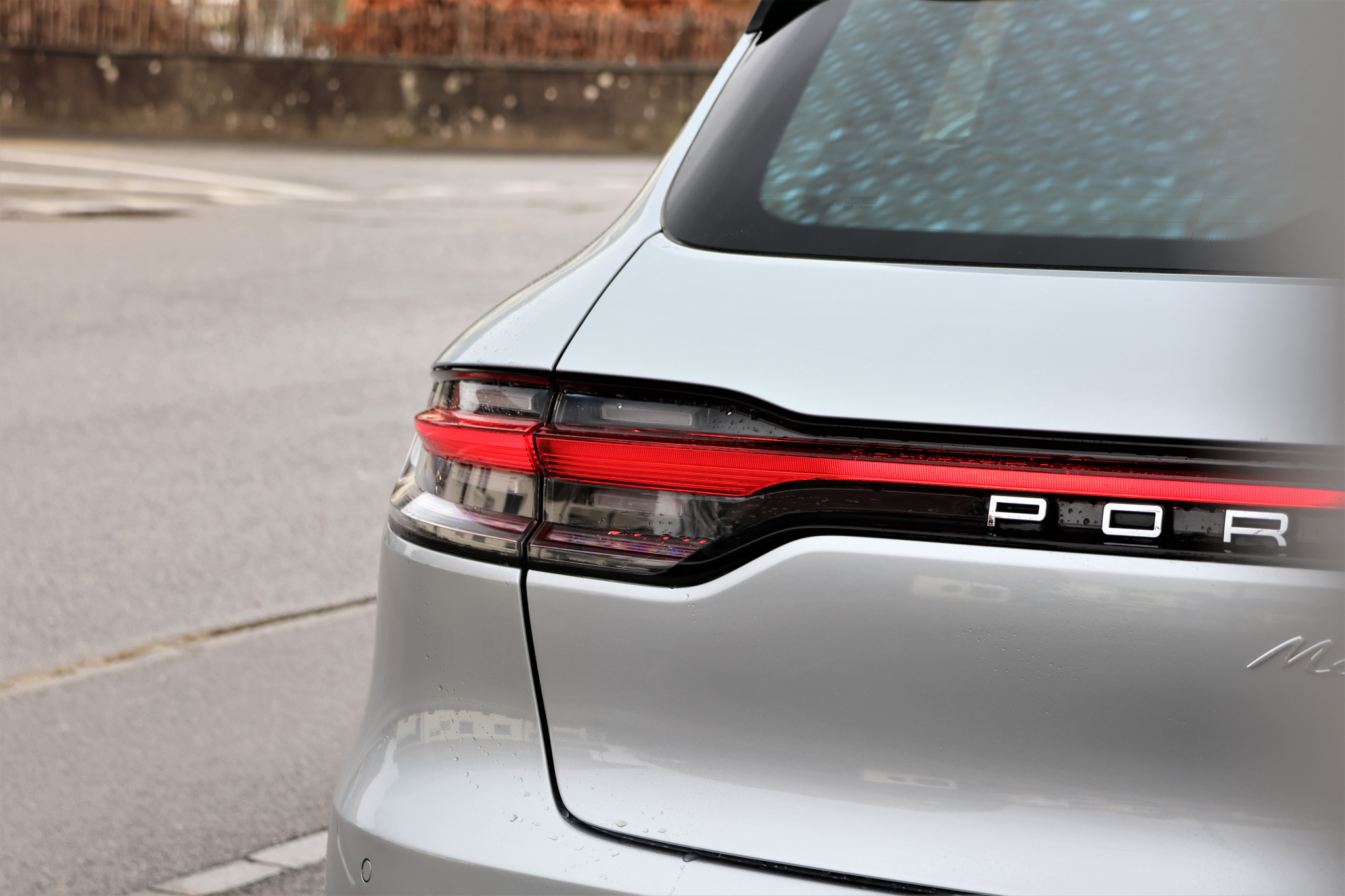 listing desktop thumbnail image 4