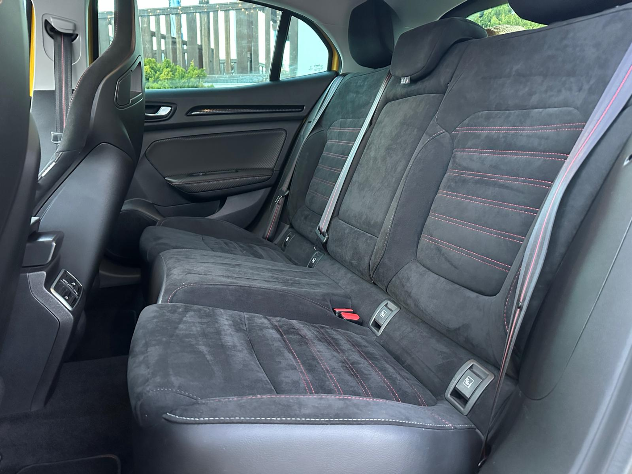 listing desktop thumbnail image 11