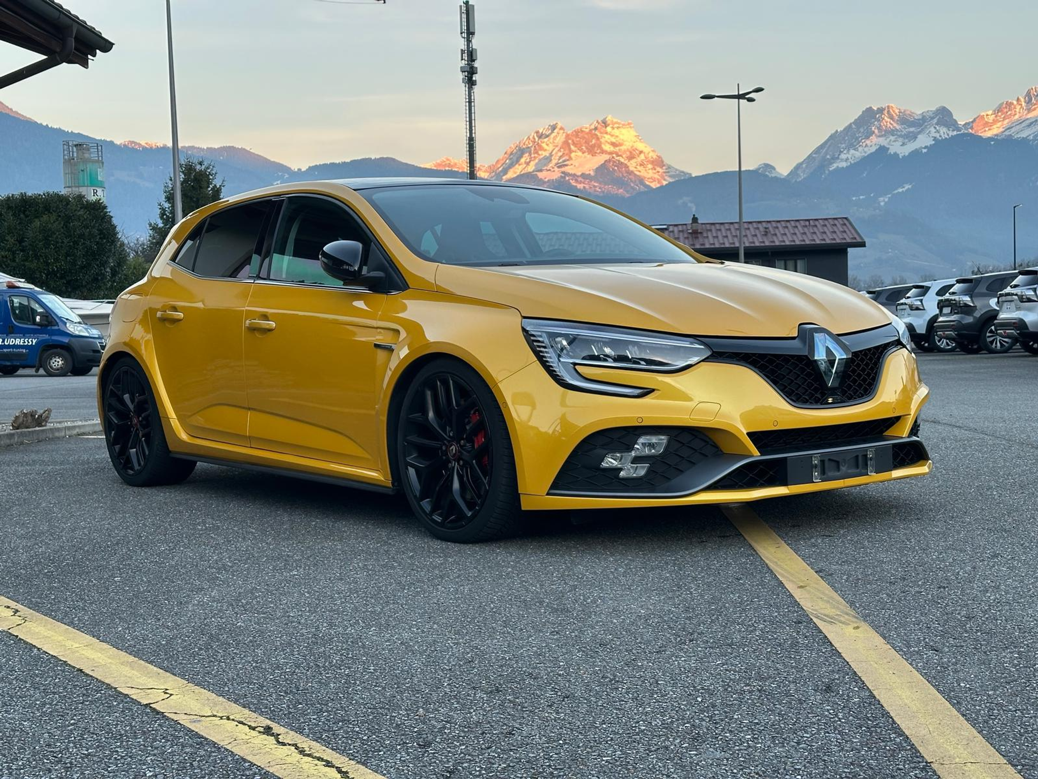 listing desktop thumbnail image 6