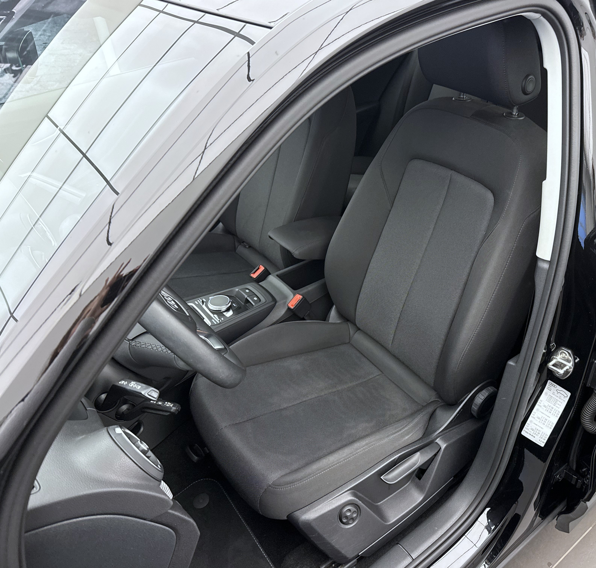 listing desktop thumbnail image 4