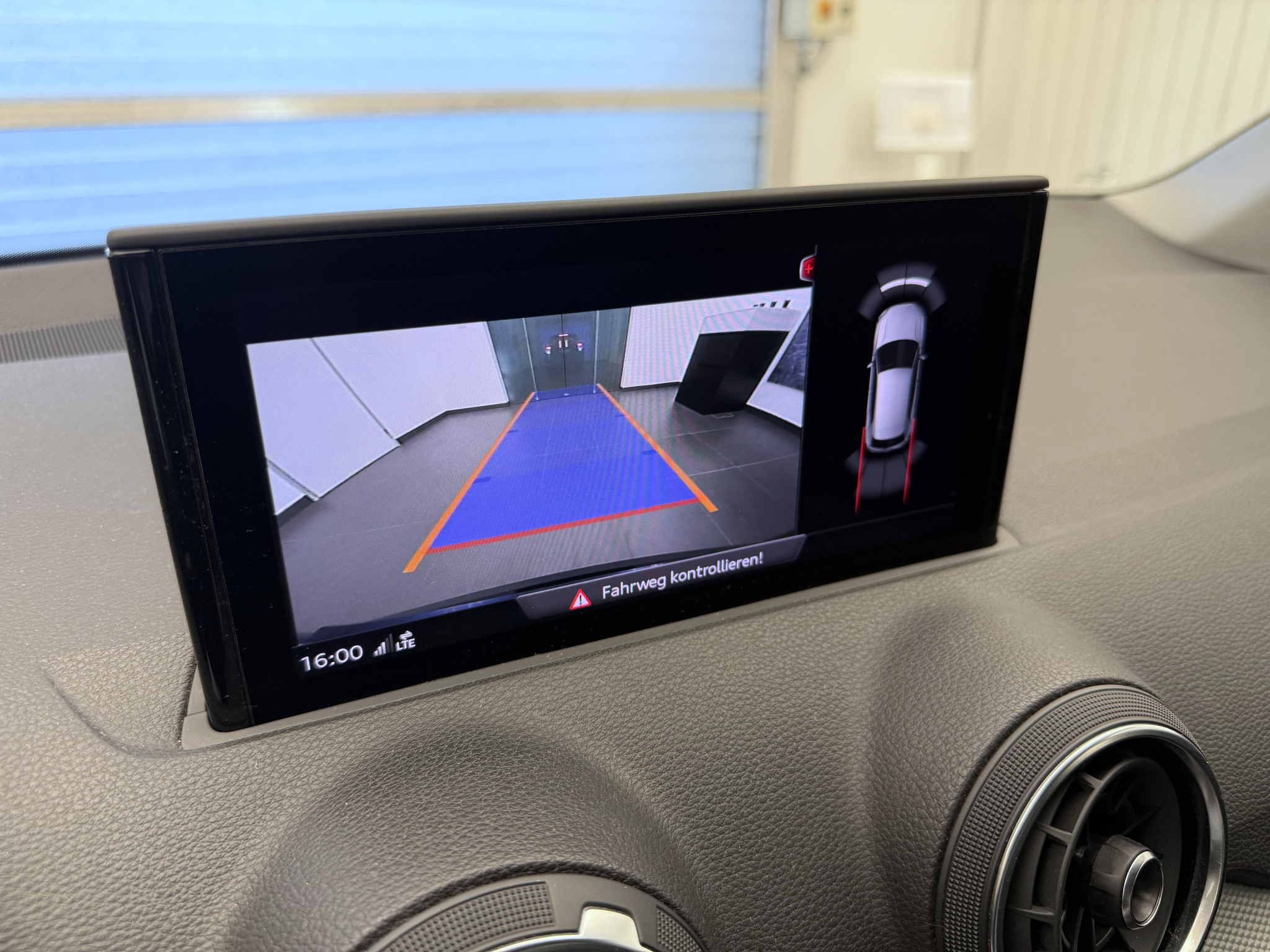 listing desktop thumbnail image 15