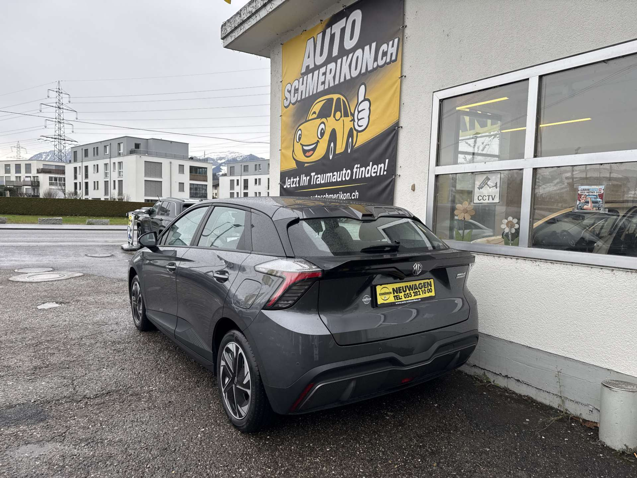 listing desktop thumbnail image 2