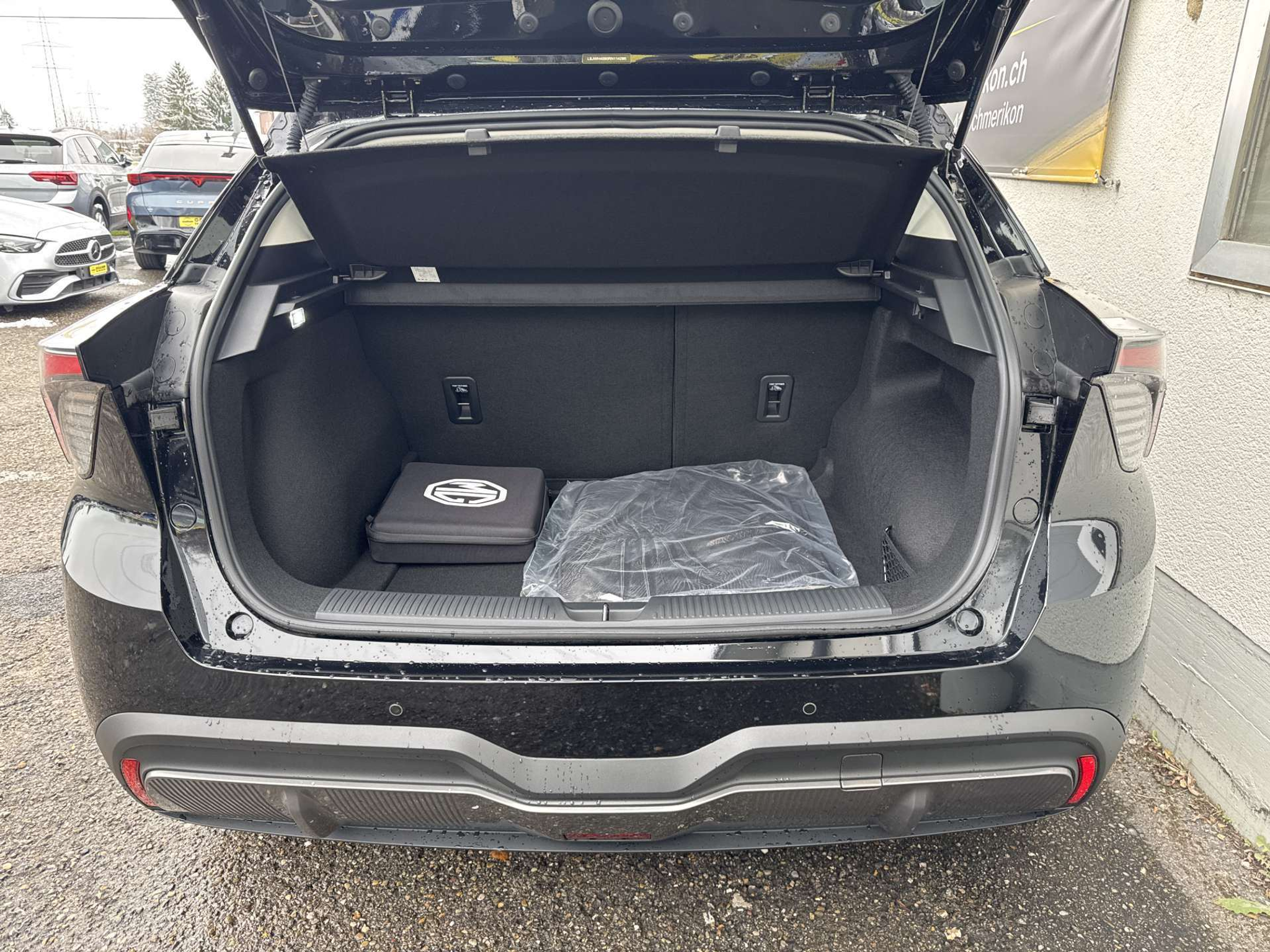 listing desktop thumbnail image 8