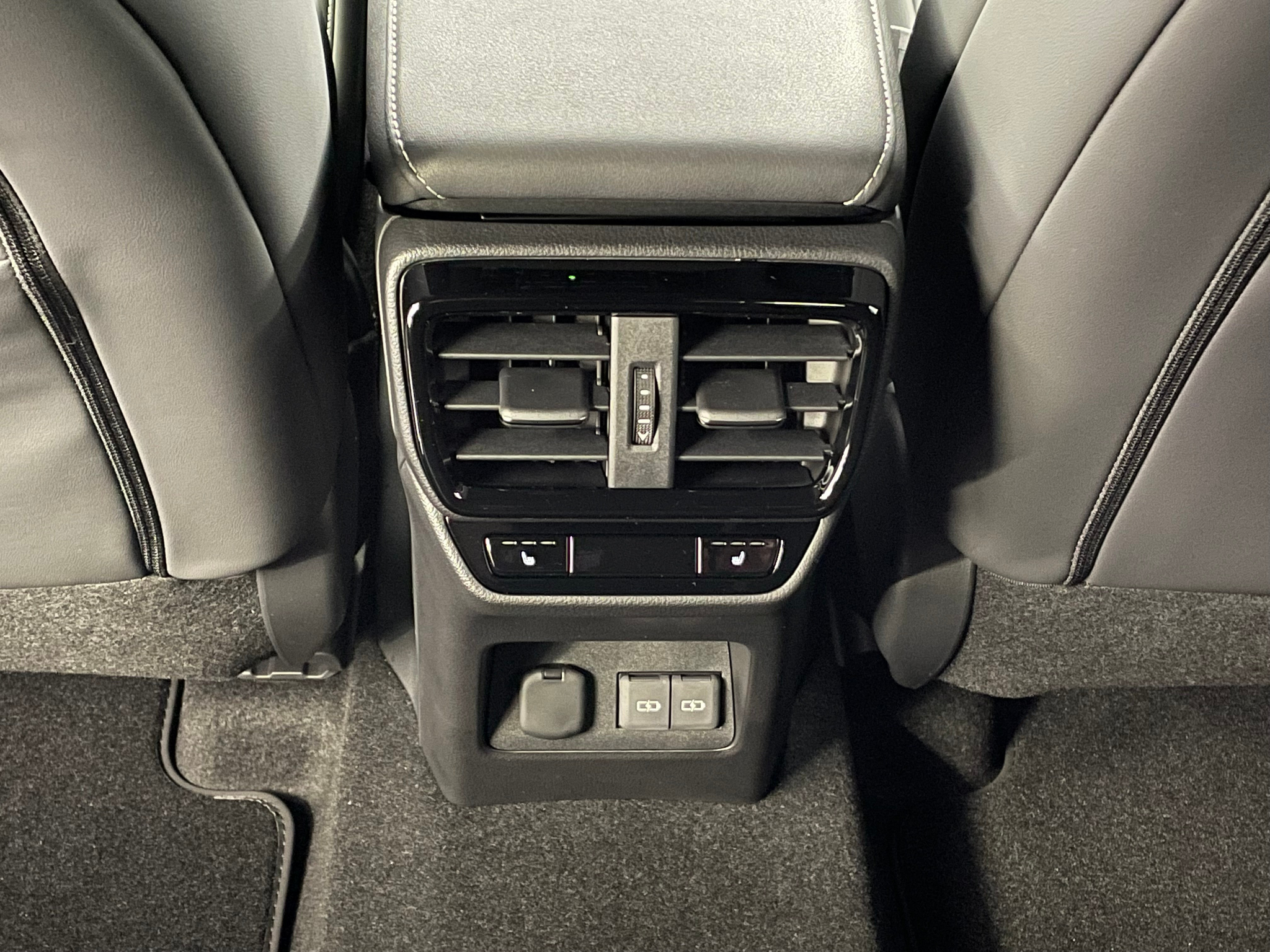 listing desktop thumbnail image 15