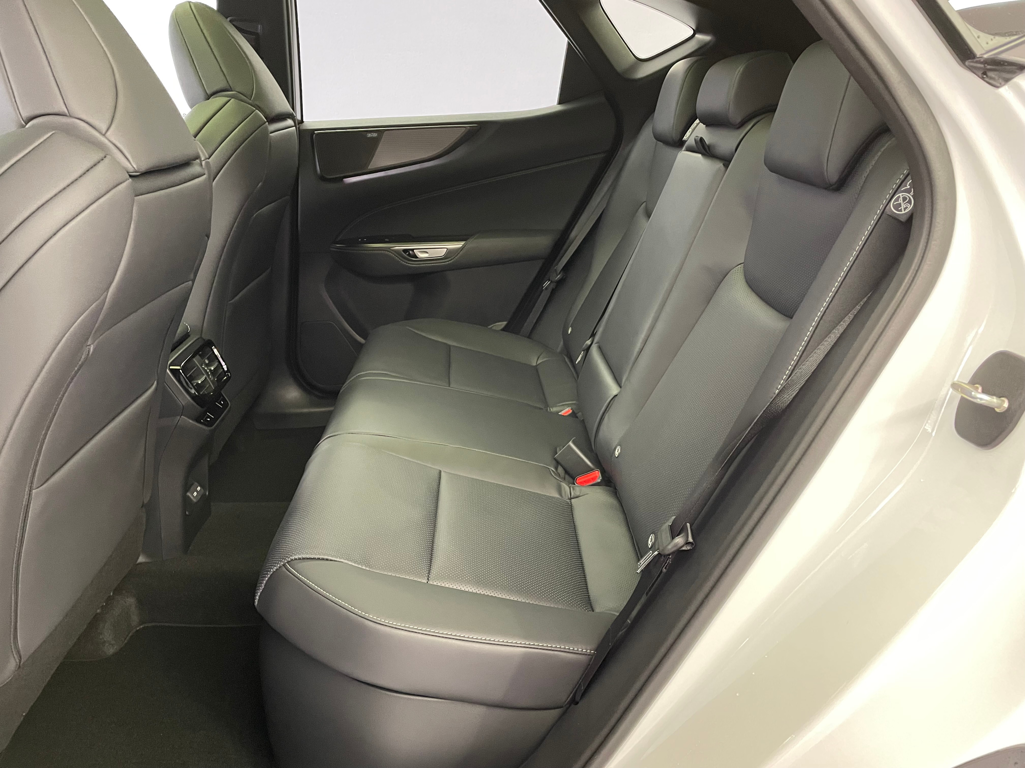 listing desktop thumbnail image 9