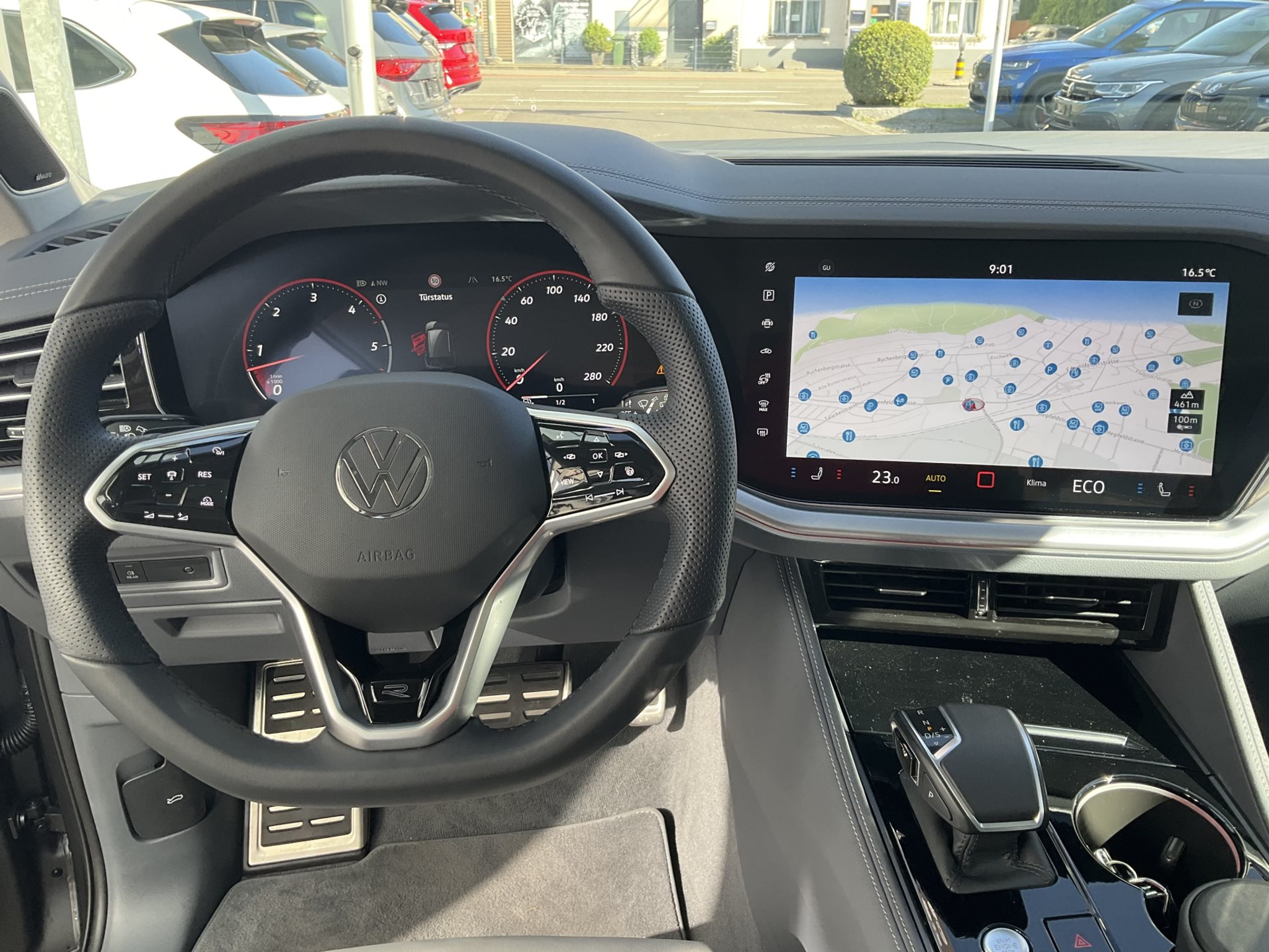 listing desktop thumbnail image 10