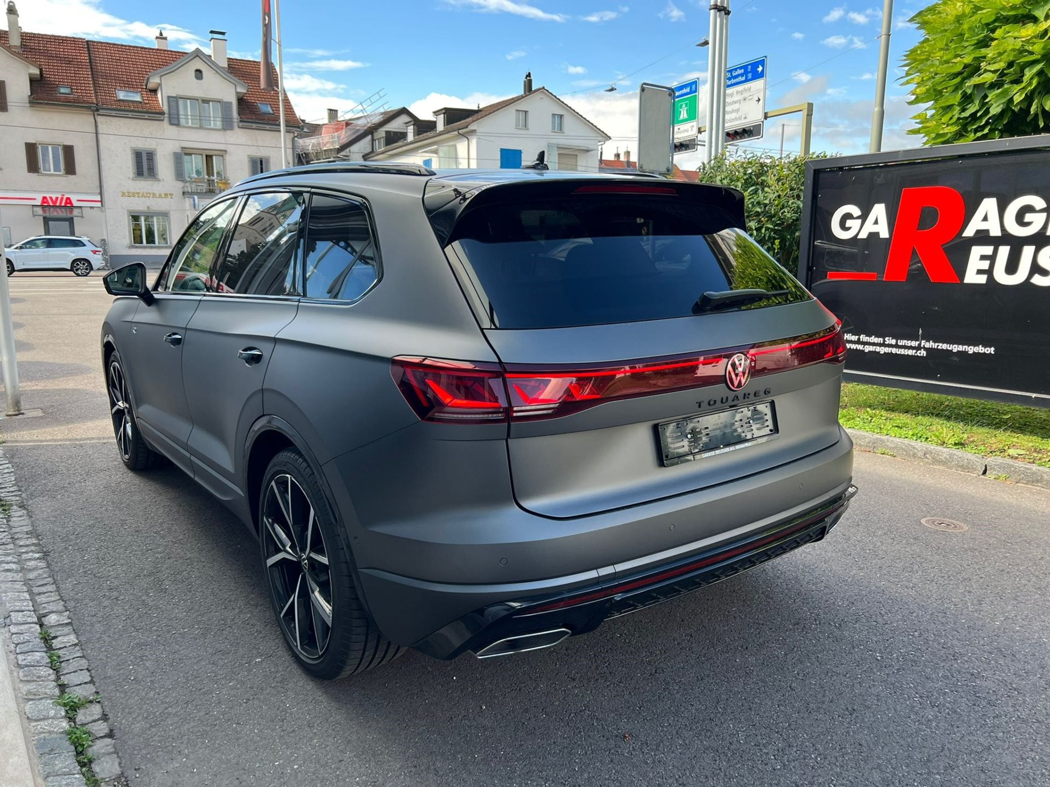 listing desktop thumbnail image 6