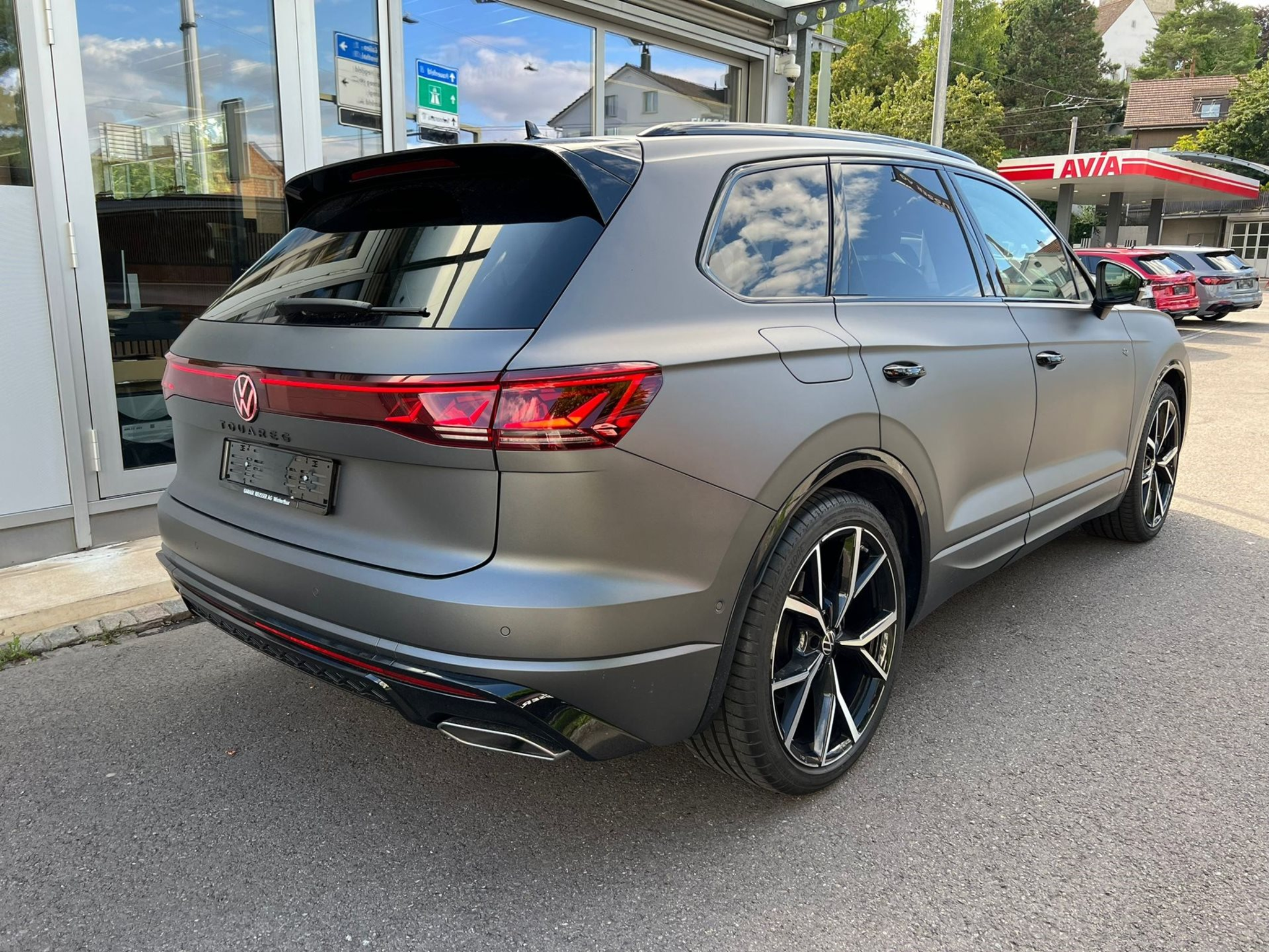 listing desktop thumbnail image 4