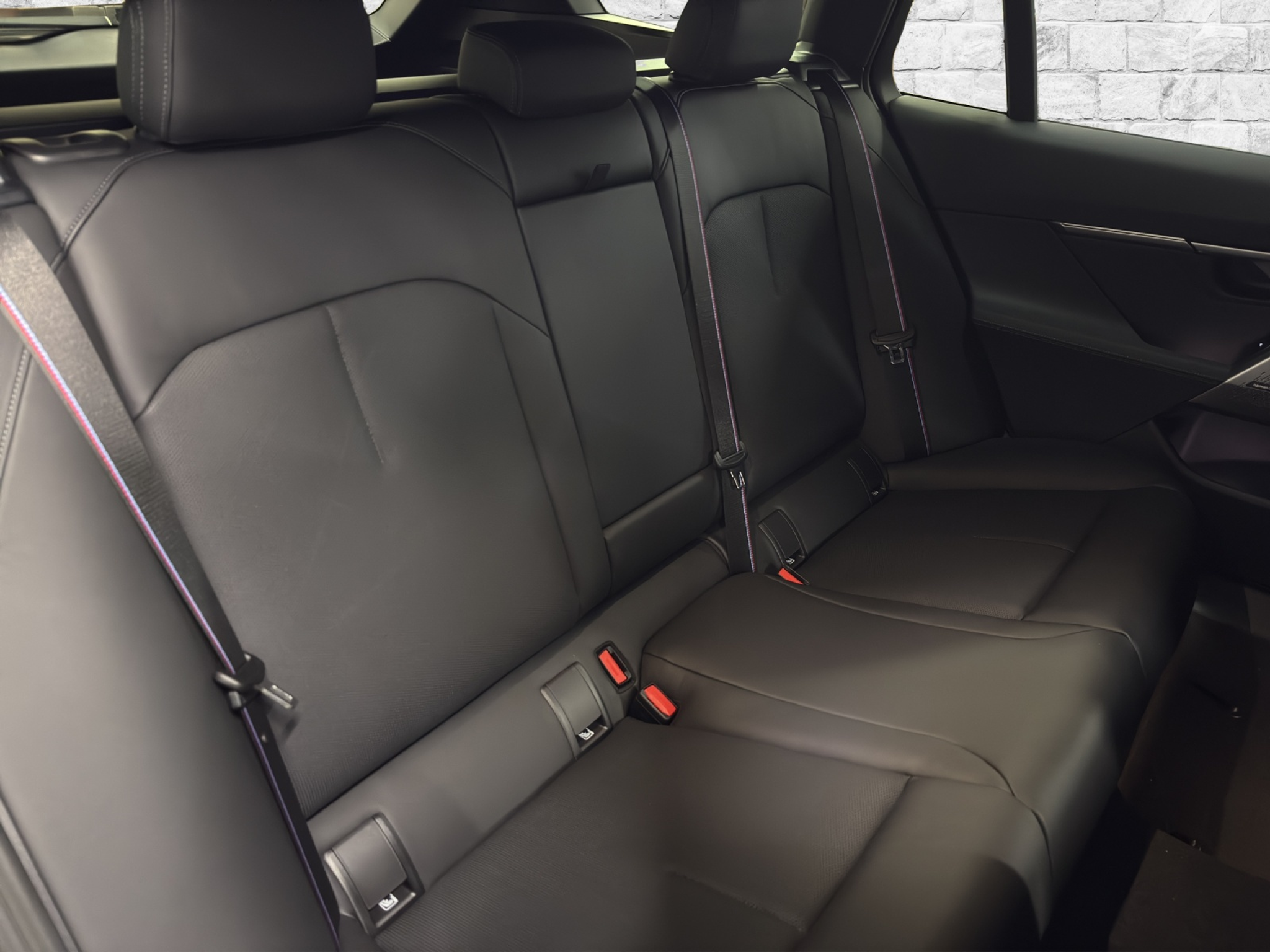 listing desktop thumbnail image 15