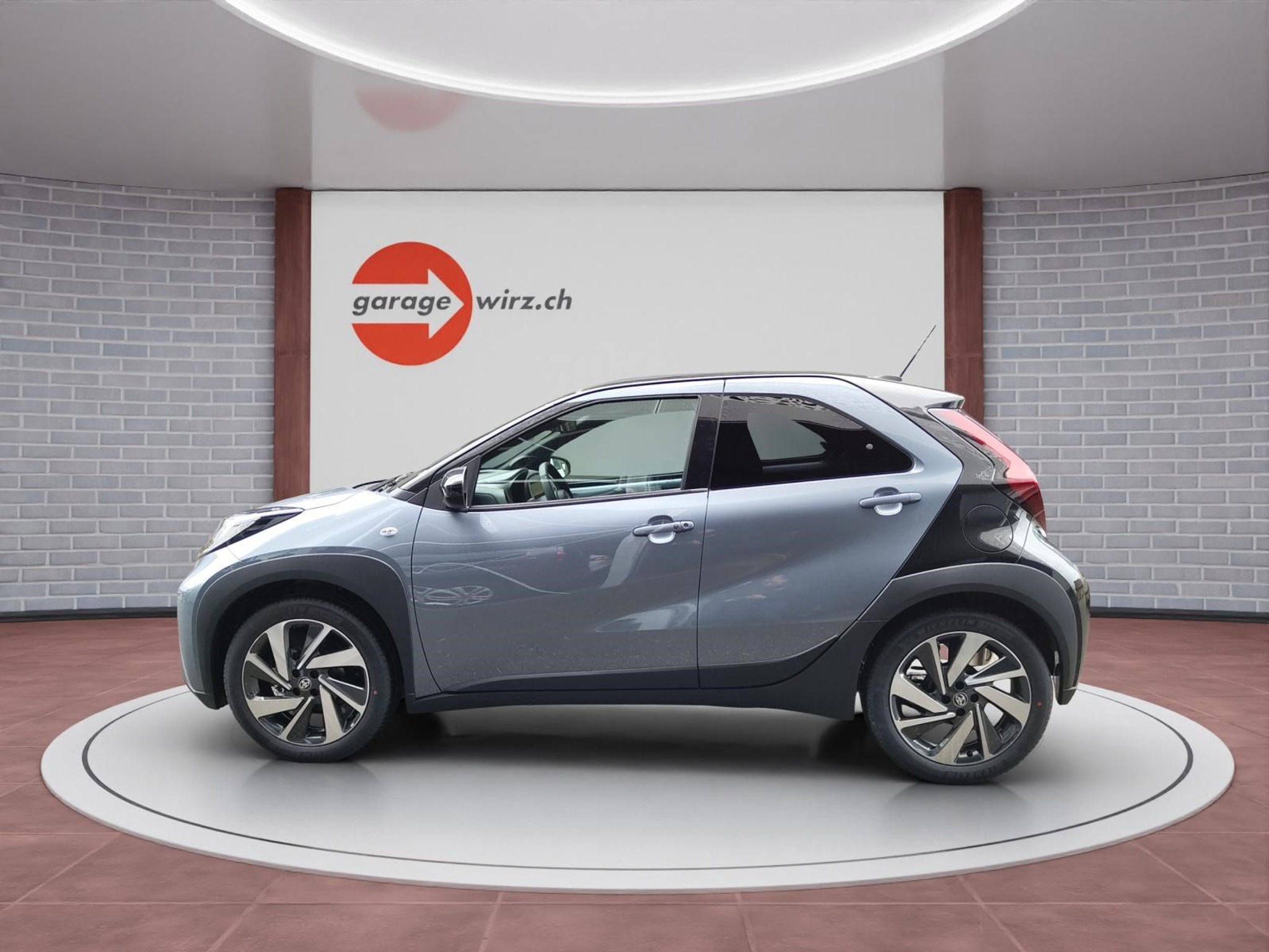 listing desktop thumbnail image 1