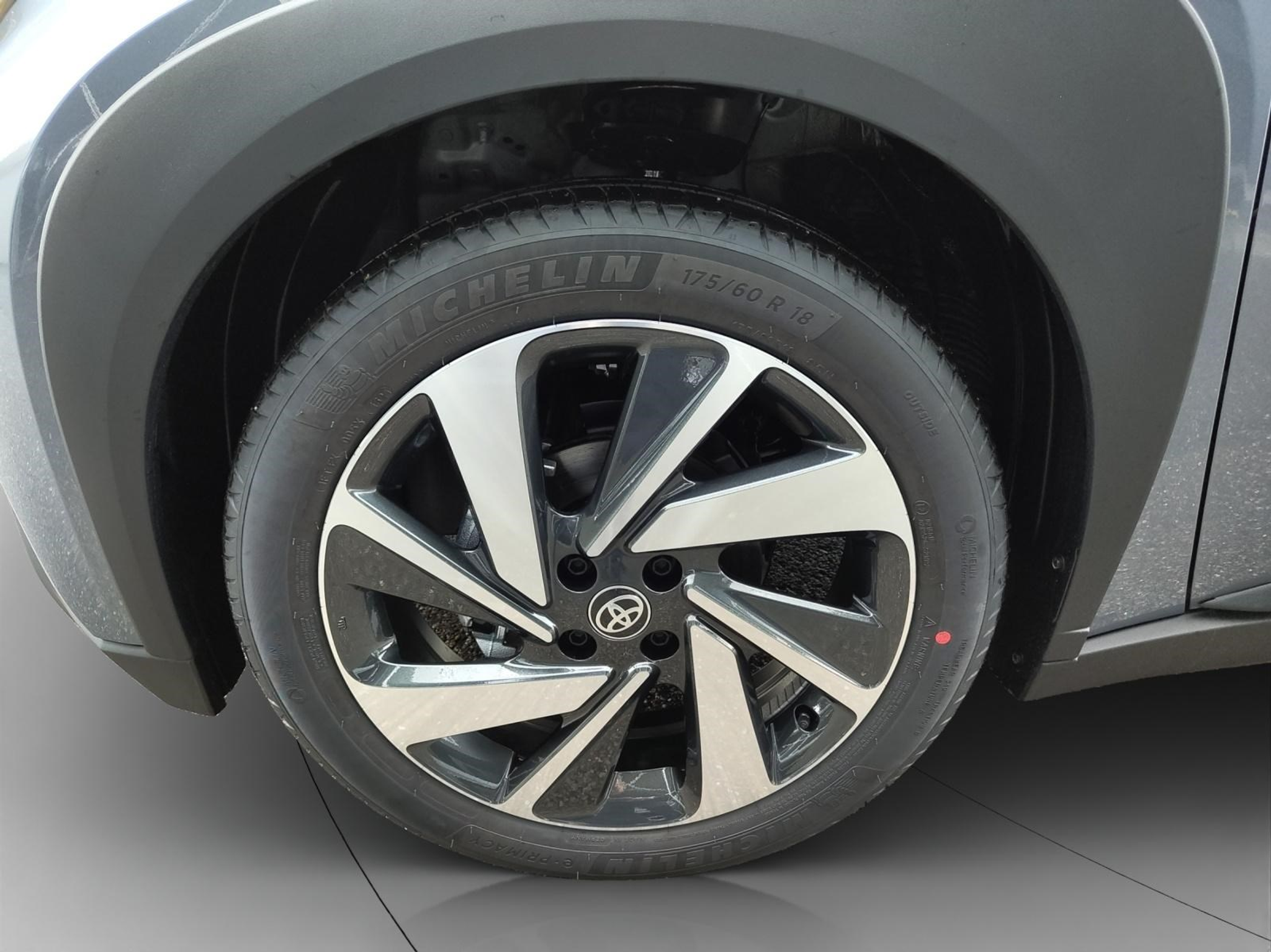 listing desktop thumbnail image 6