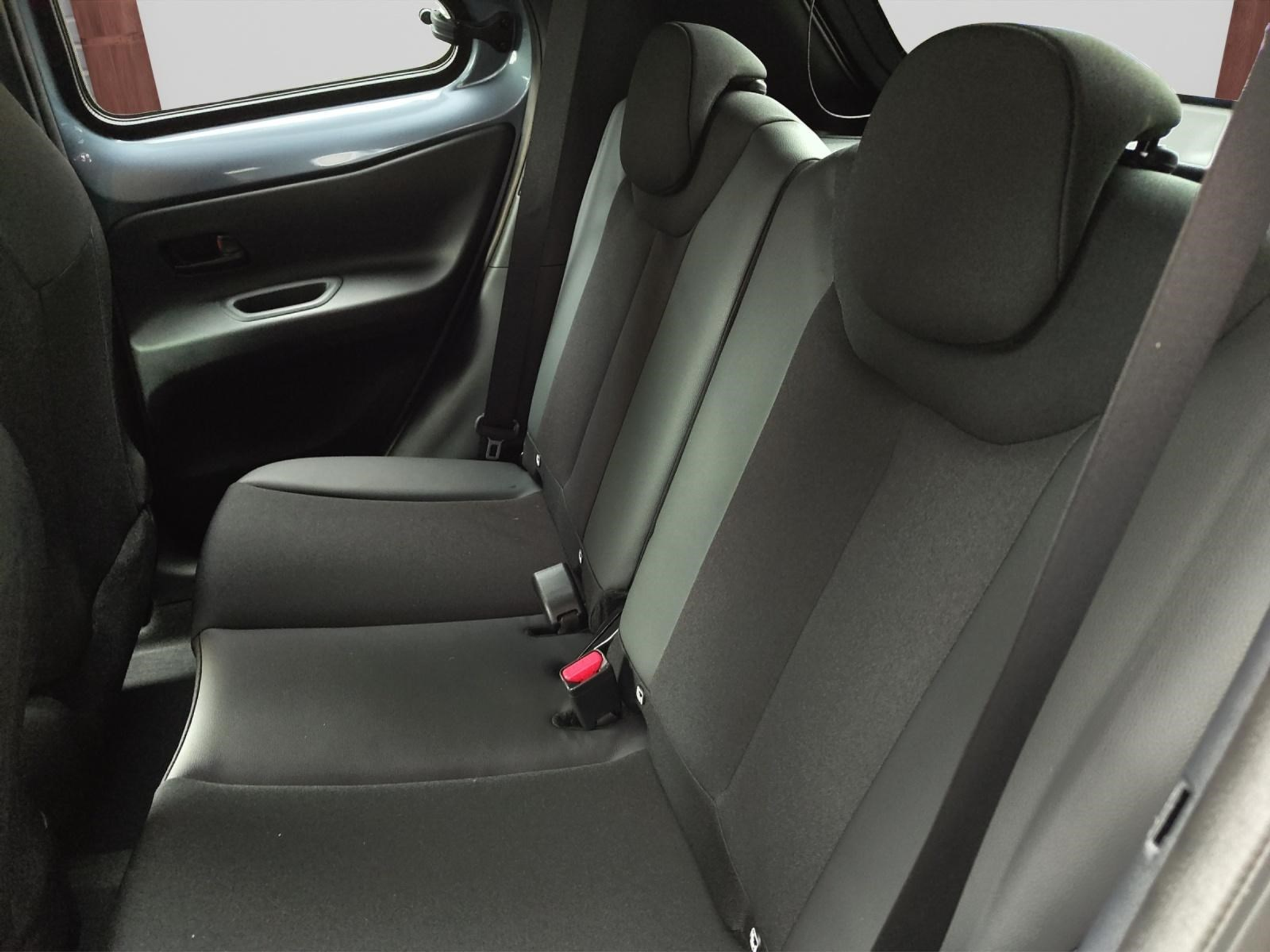 listing desktop thumbnail image 9