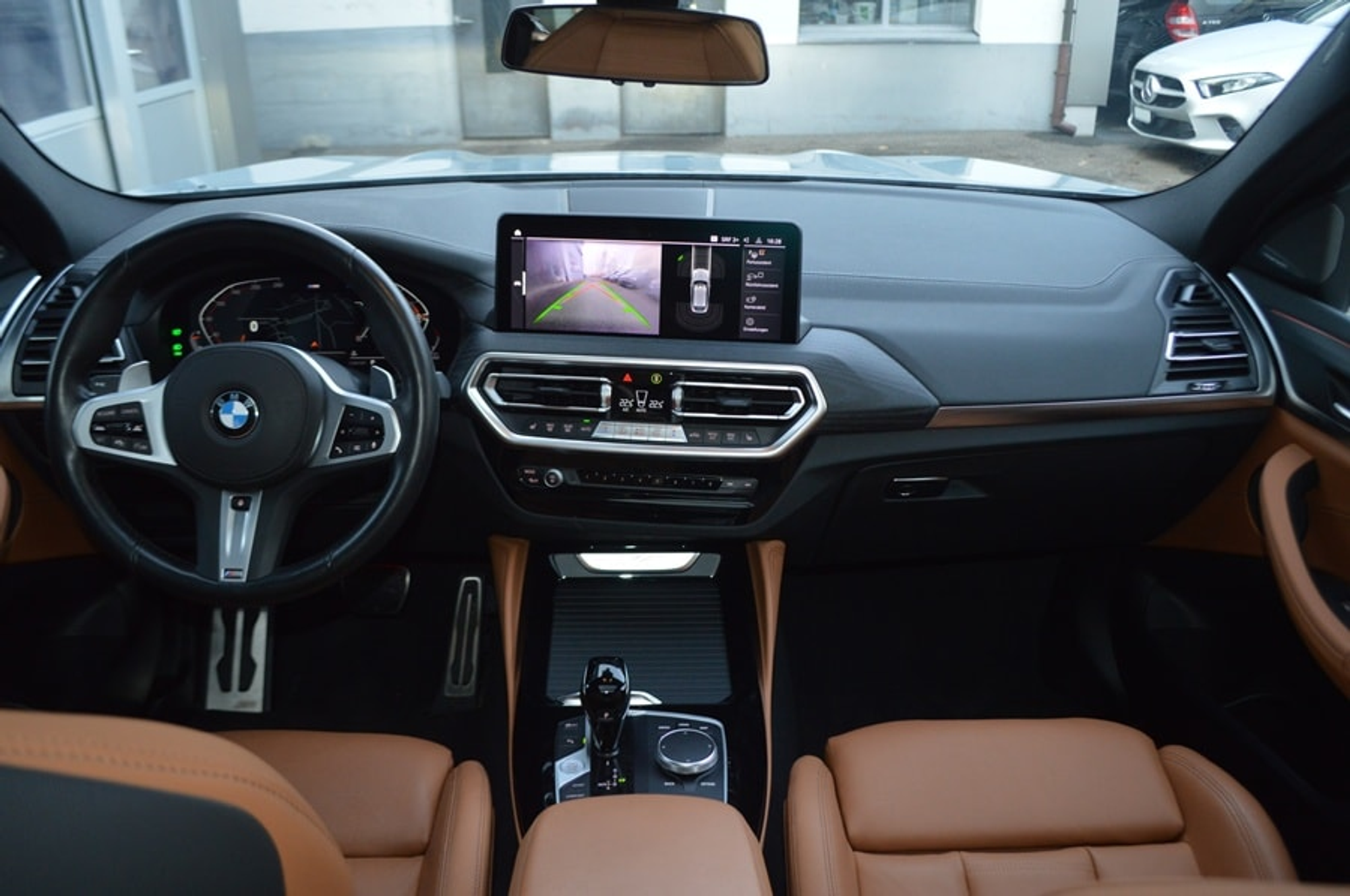 listing desktop thumbnail image 11