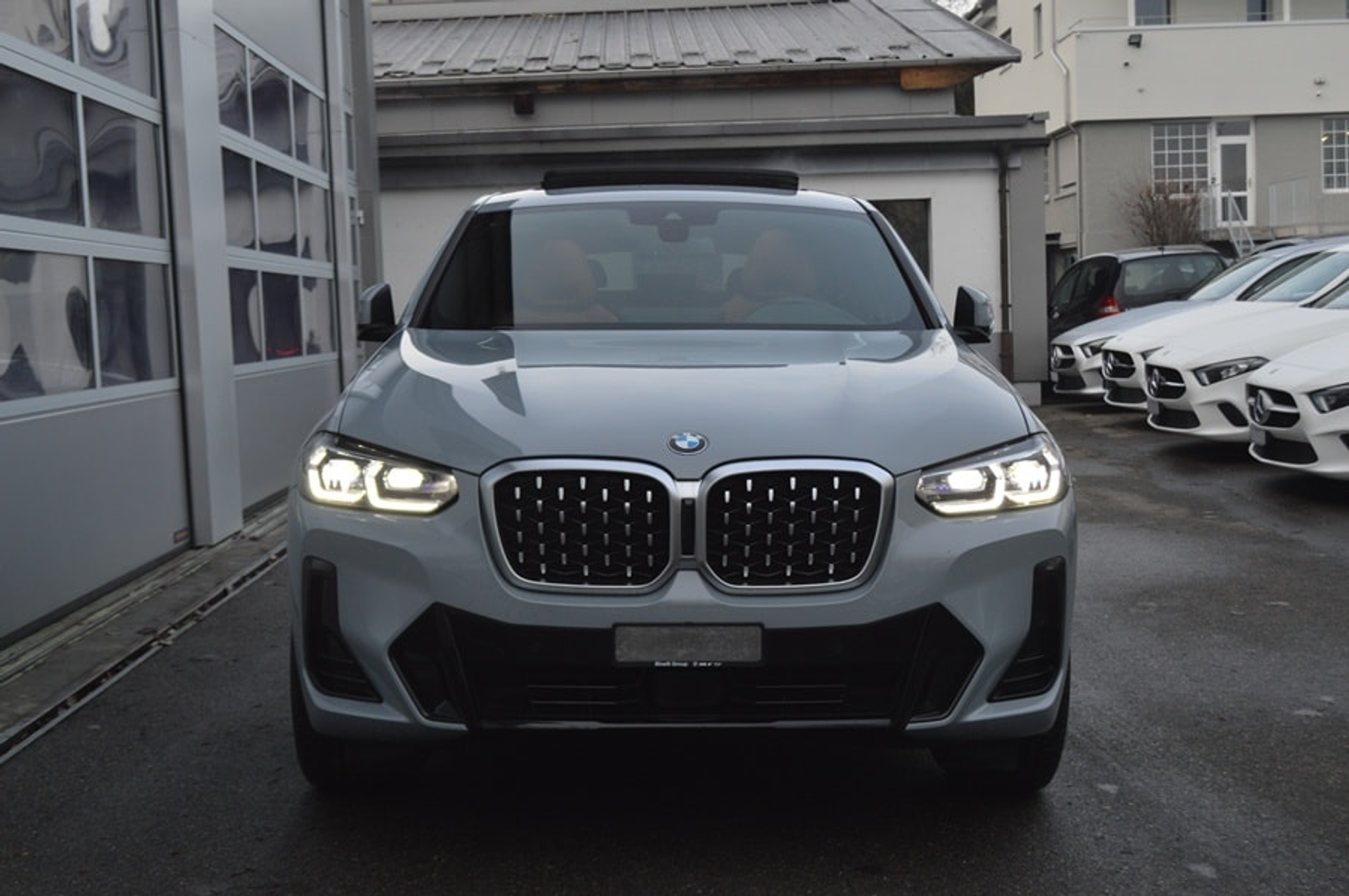 listing desktop thumbnail image 1