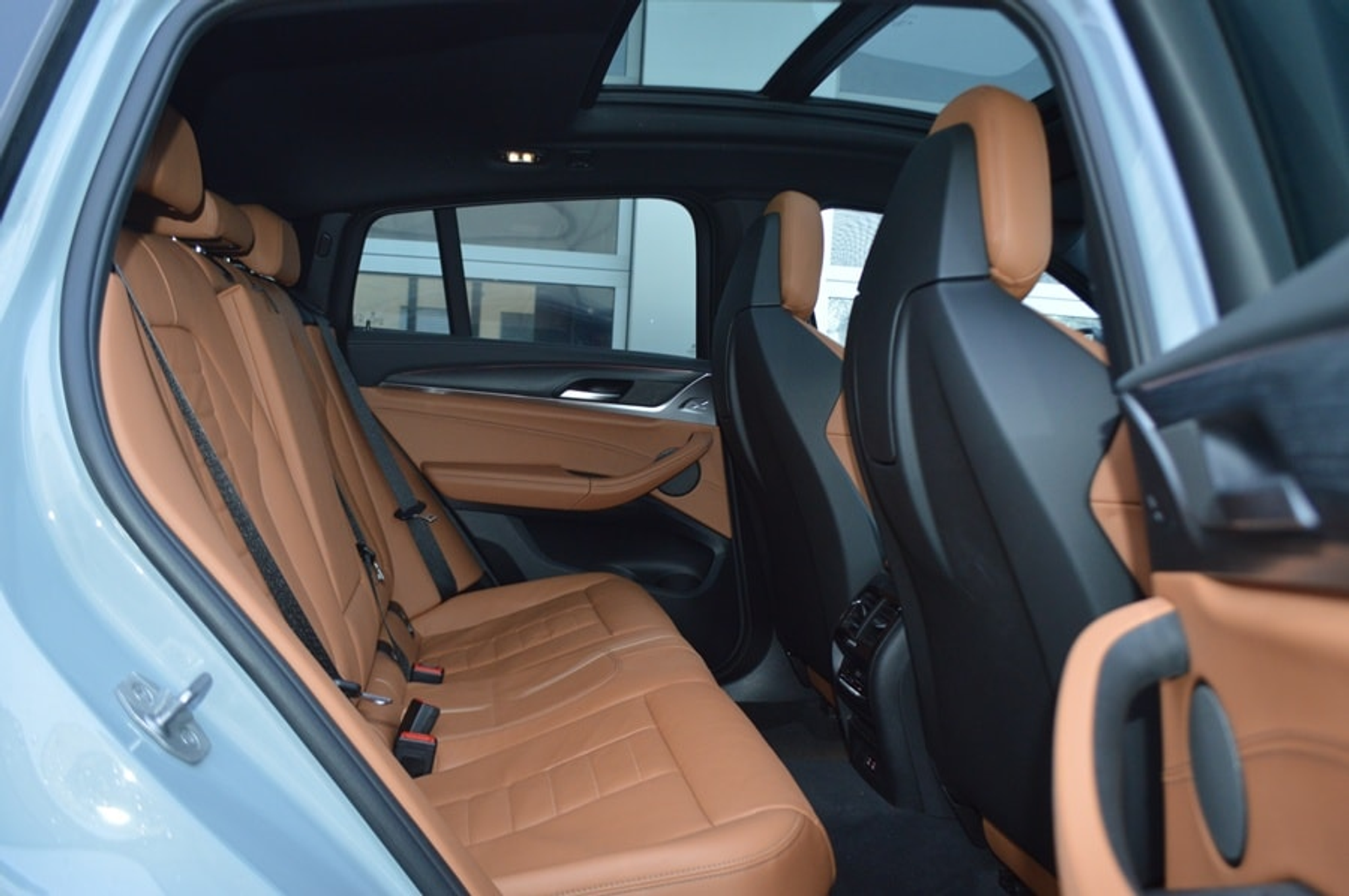 listing desktop thumbnail image 10