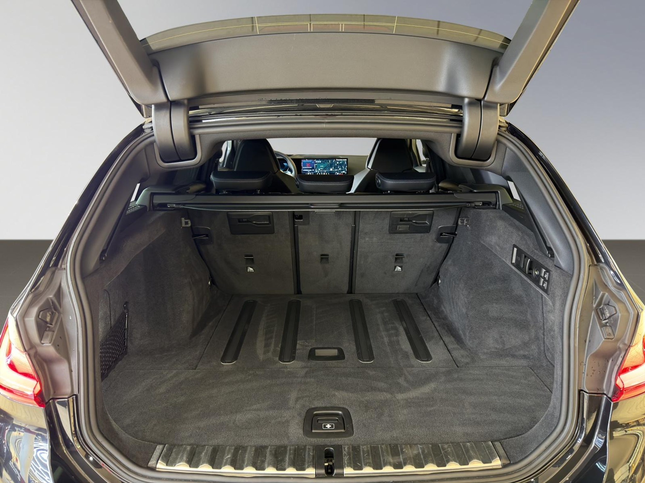 listing desktop thumbnail image 17