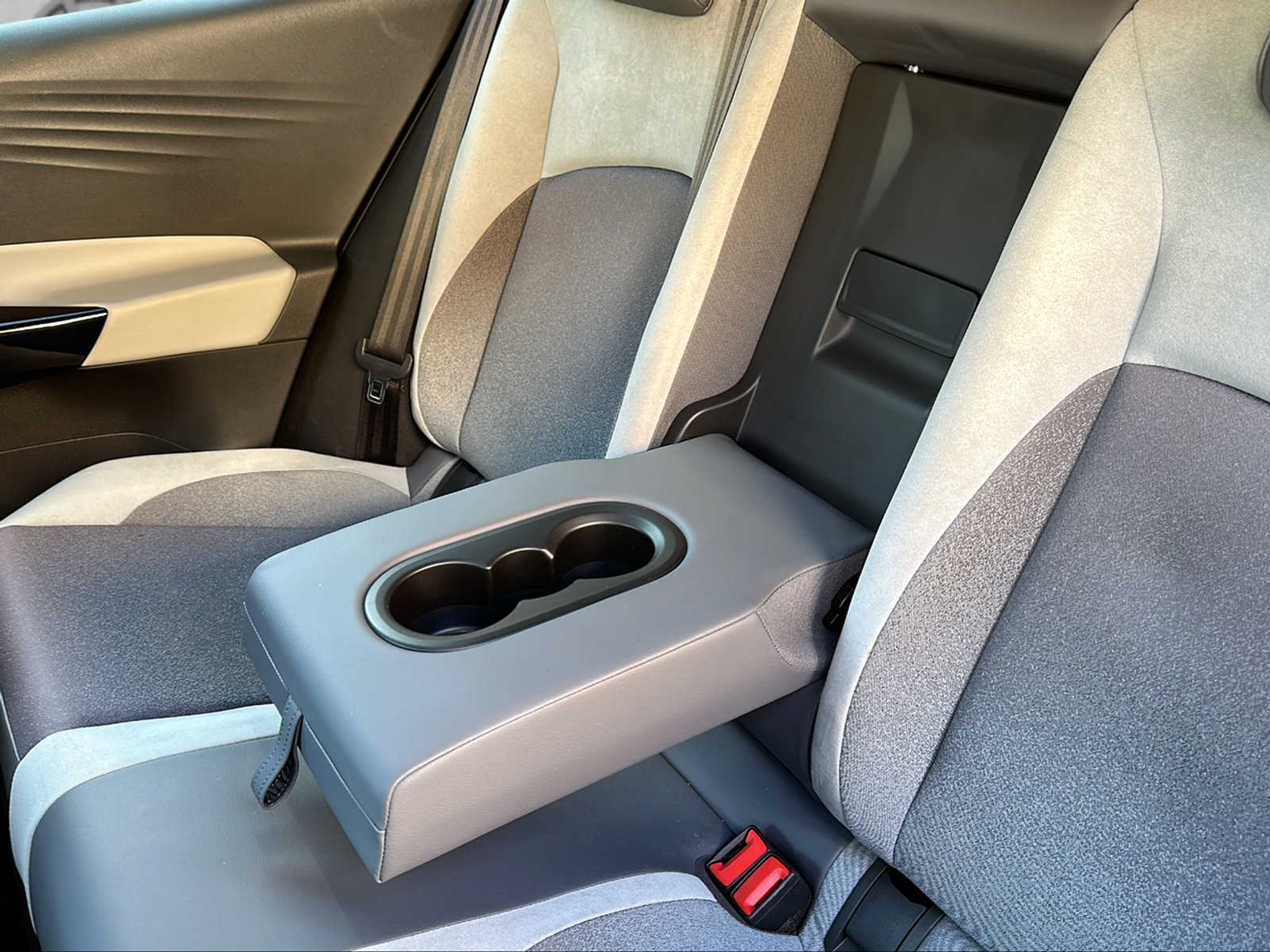 listing desktop thumbnail image 19