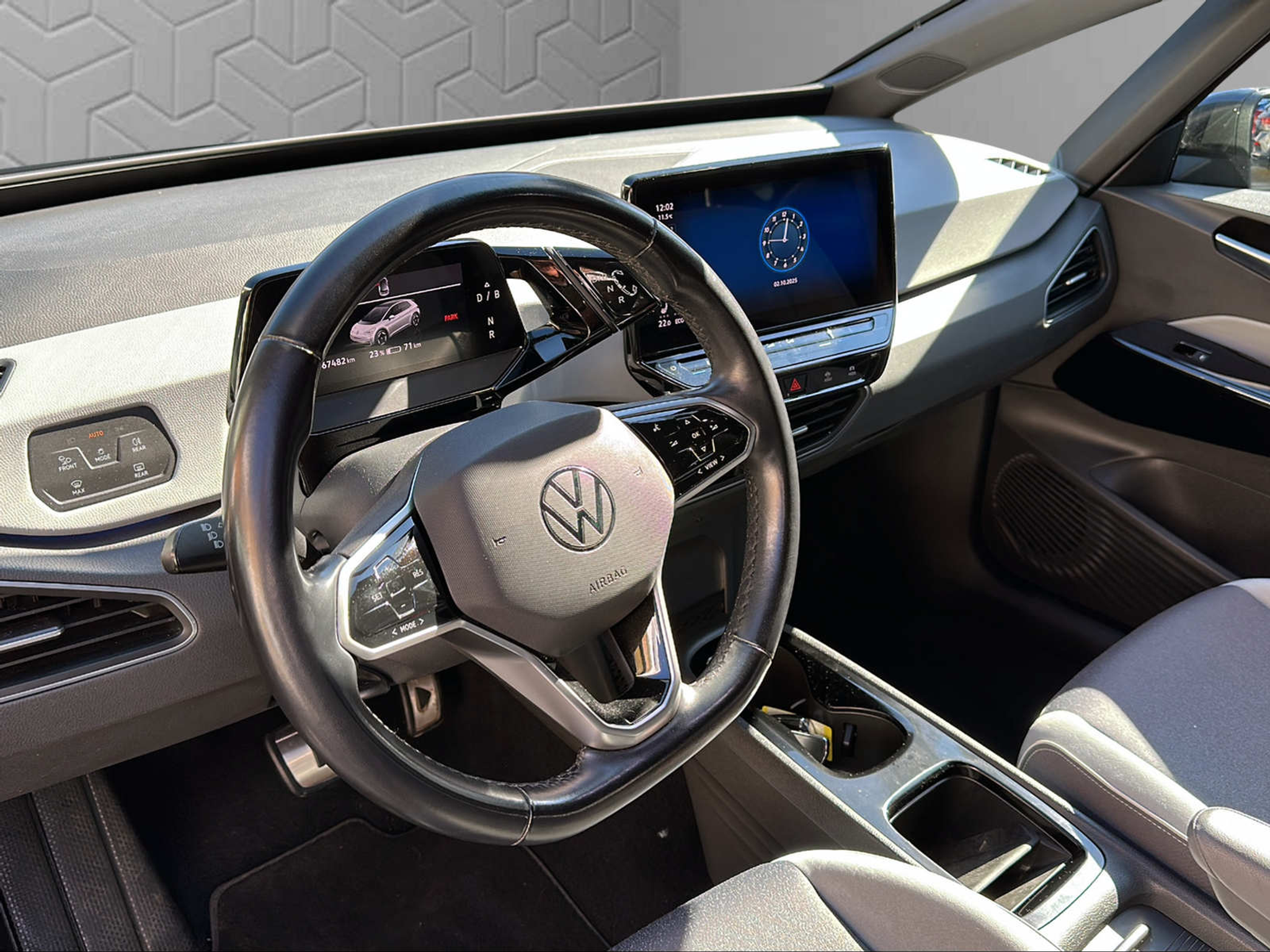 listing desktop thumbnail image 11