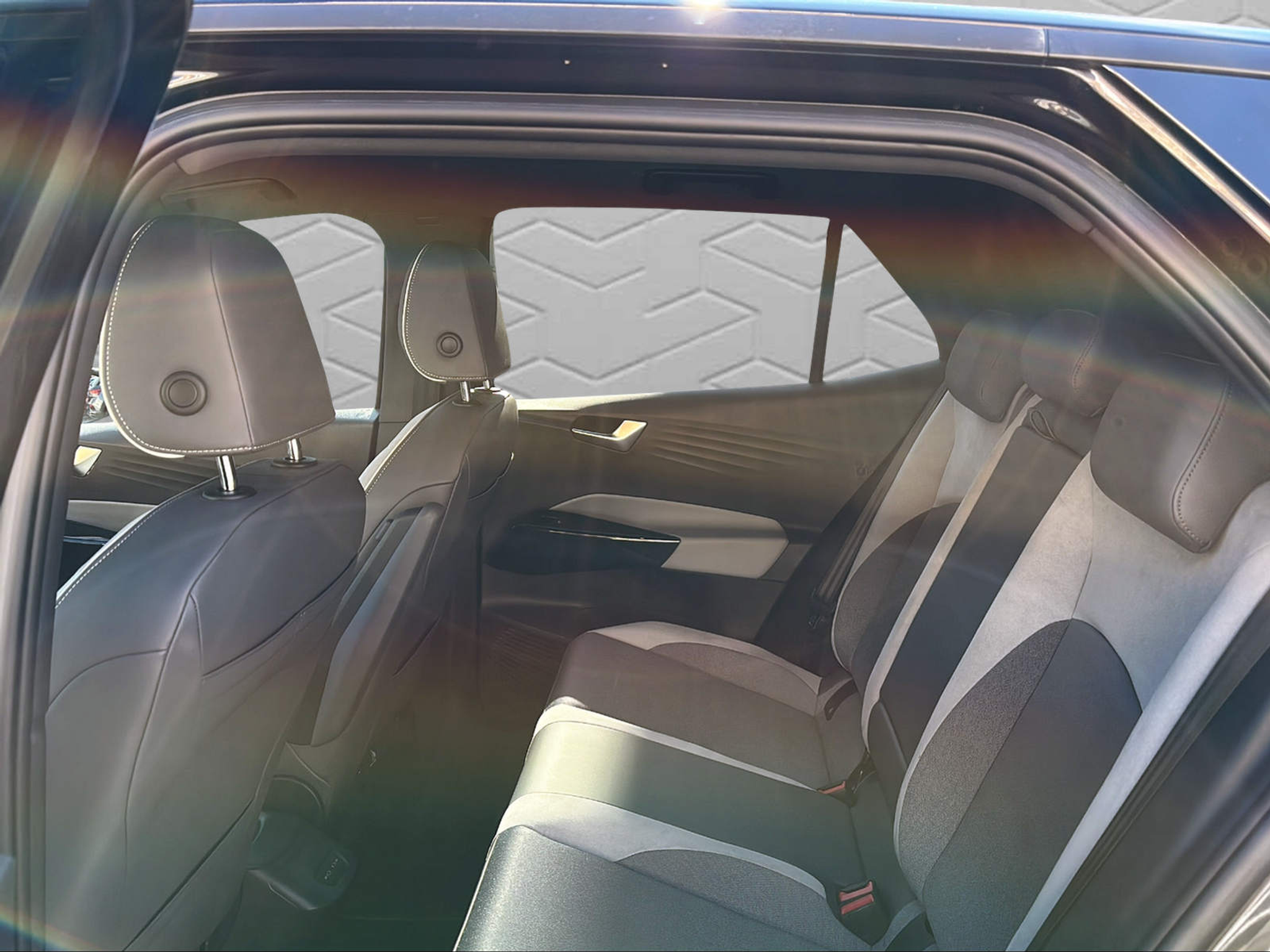 listing desktop thumbnail image 15