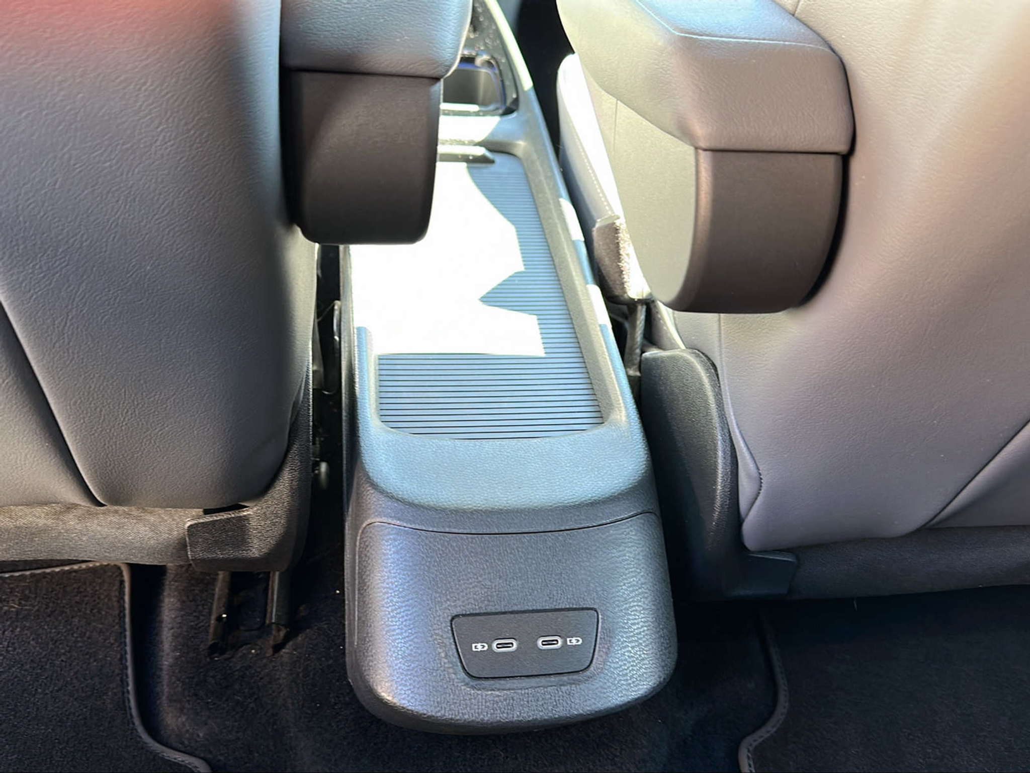 listing desktop thumbnail image 16