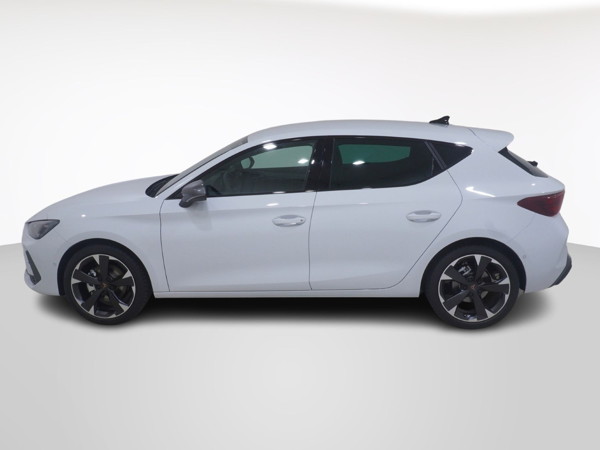 listing desktop thumbnail image 1