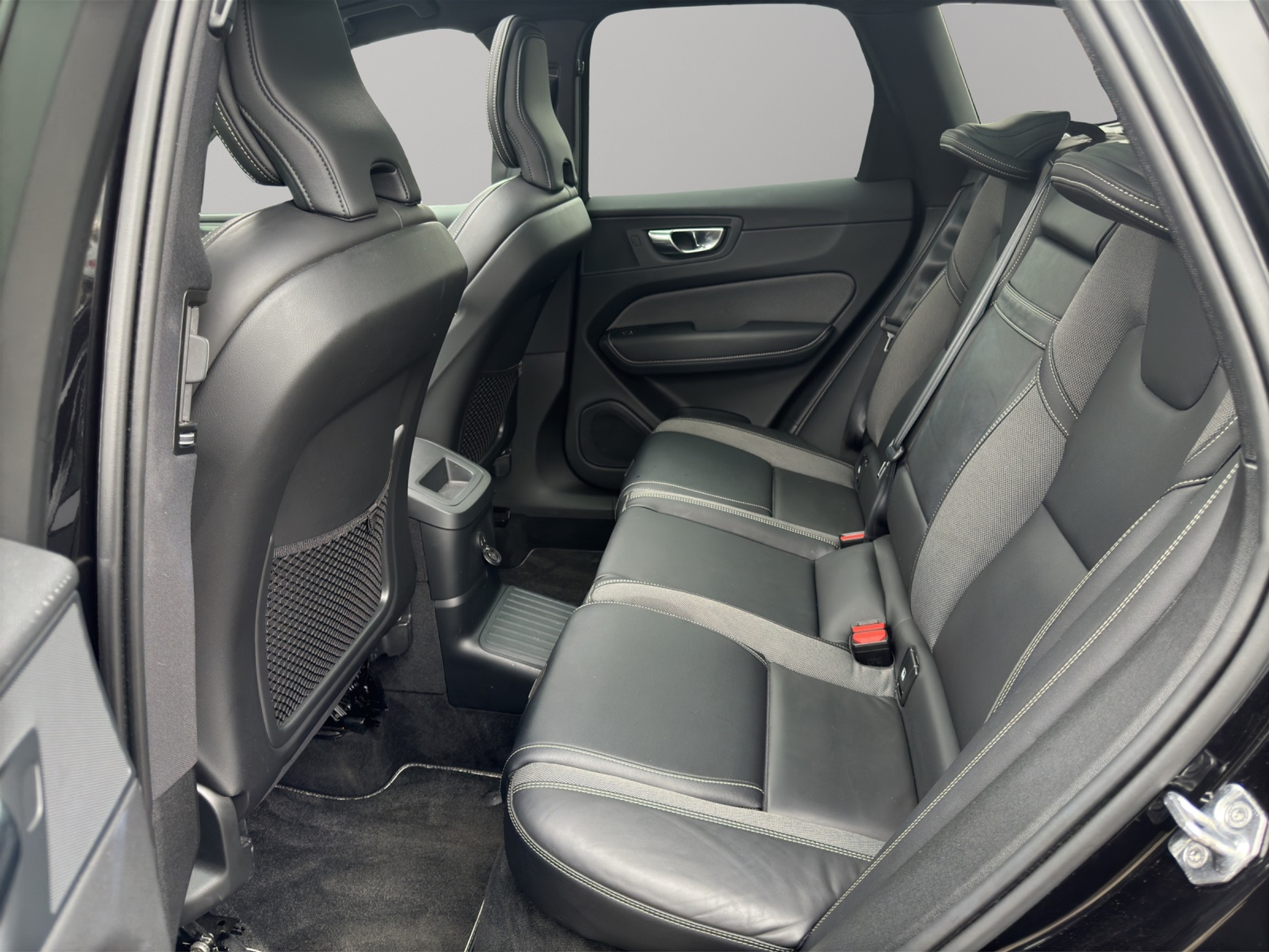 listing desktop thumbnail image 12