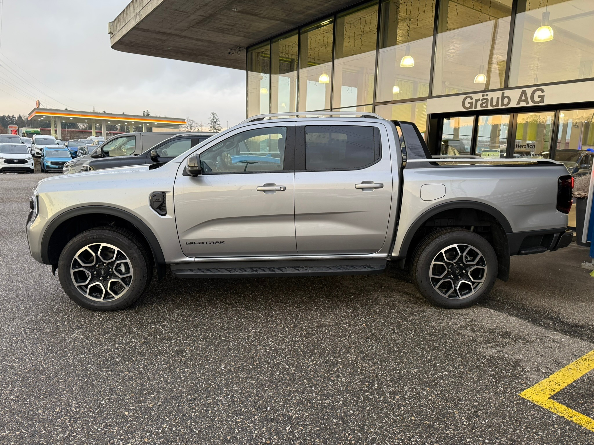 listing desktop thumbnail image 3