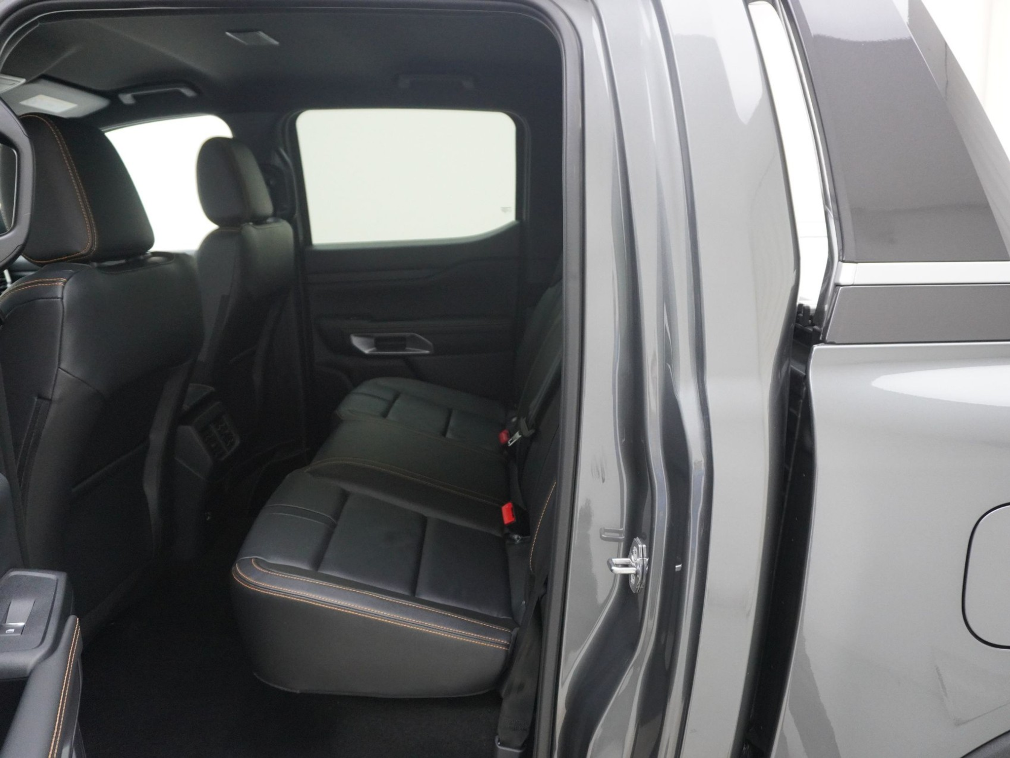 listing desktop thumbnail image 16