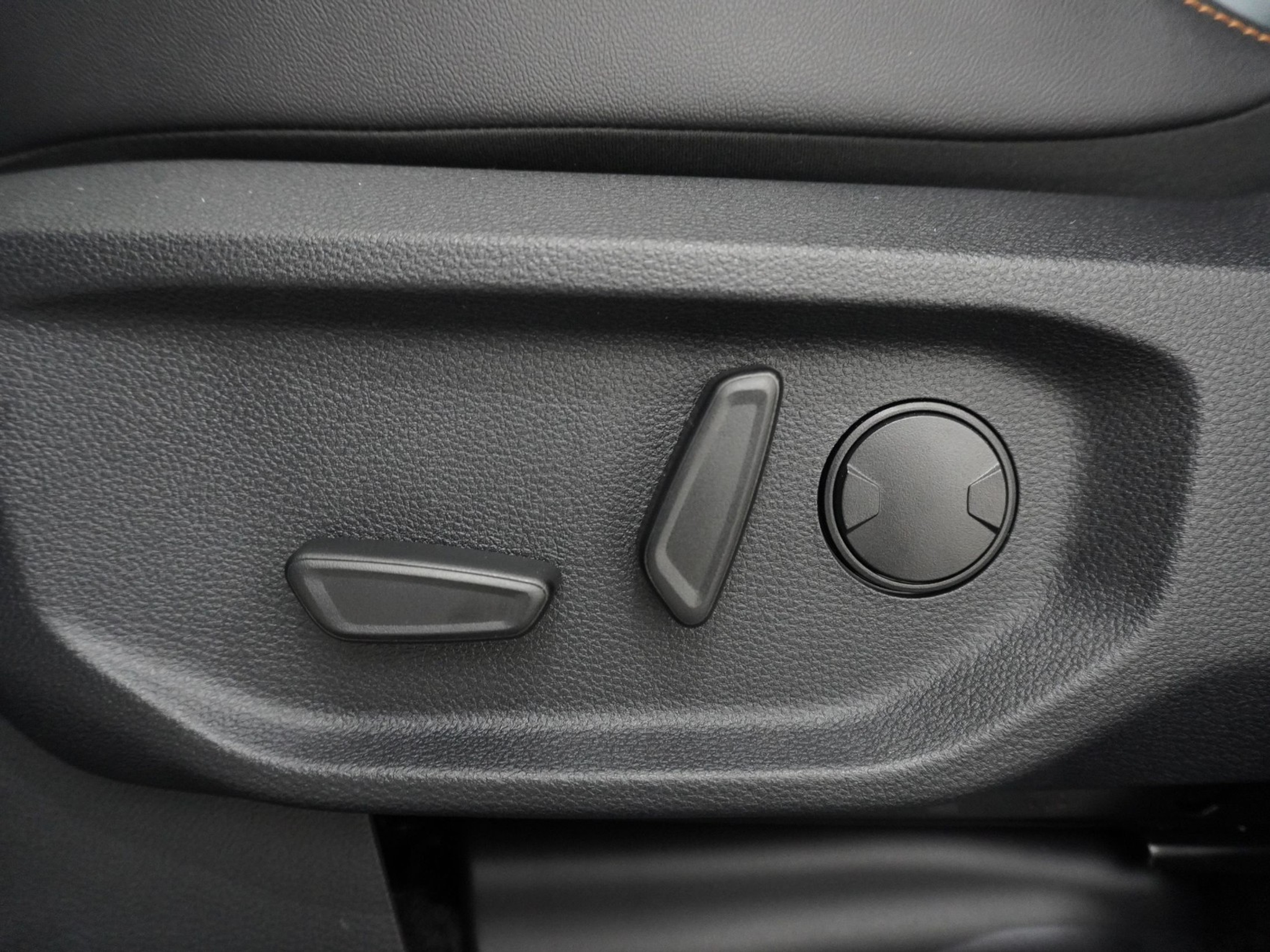 listing desktop thumbnail image 15