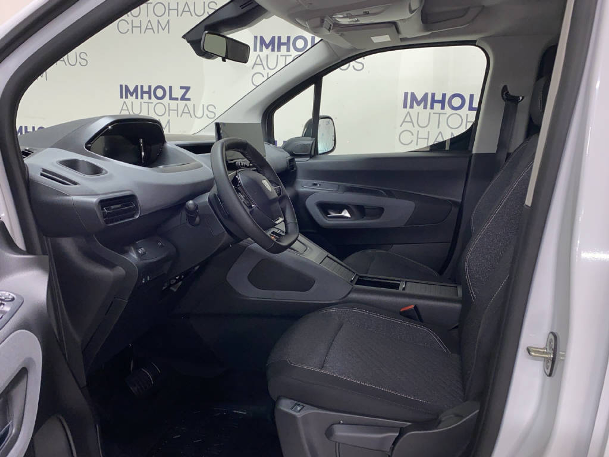 listing desktop thumbnail image 15