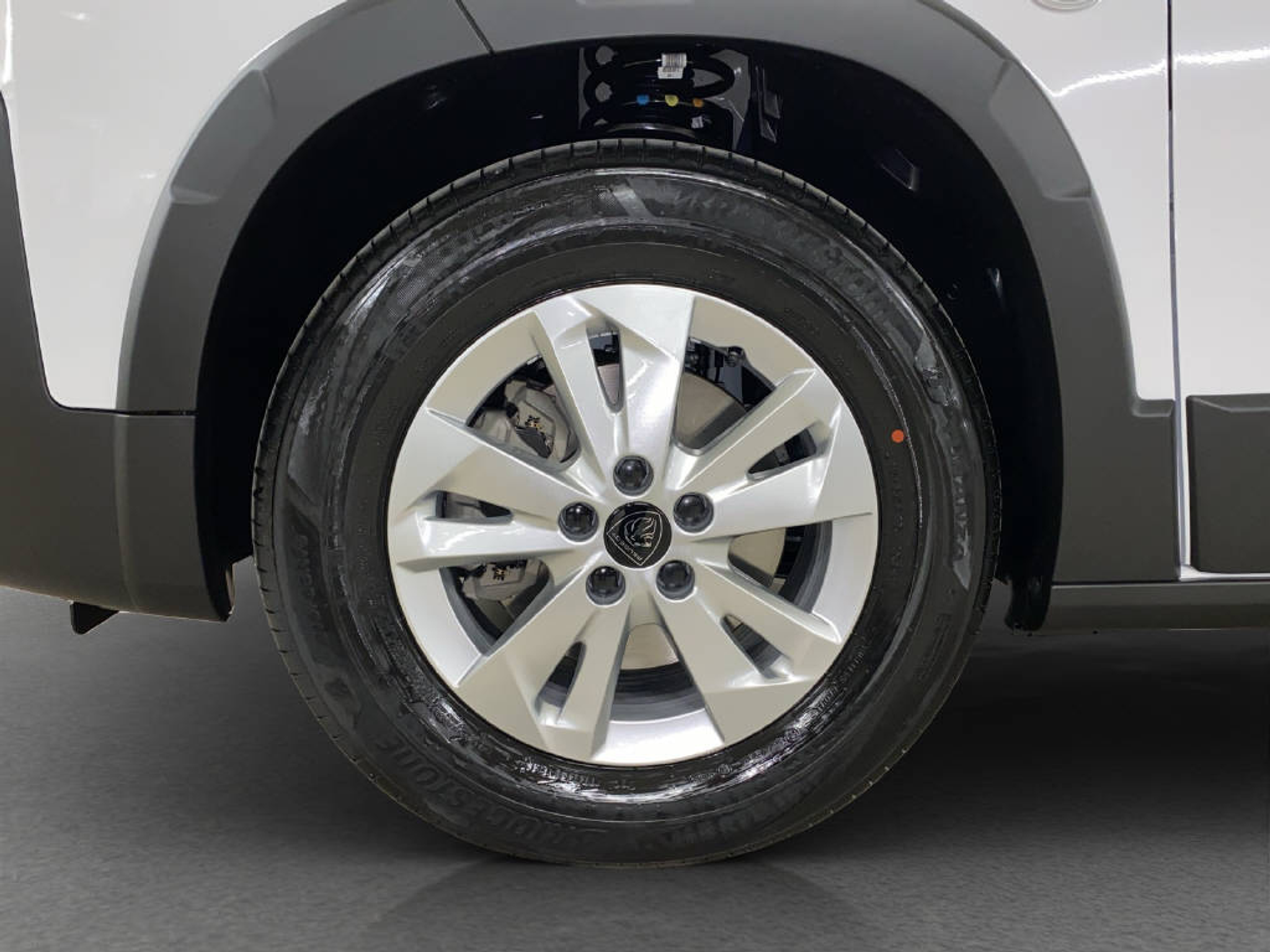 listing desktop thumbnail image 14