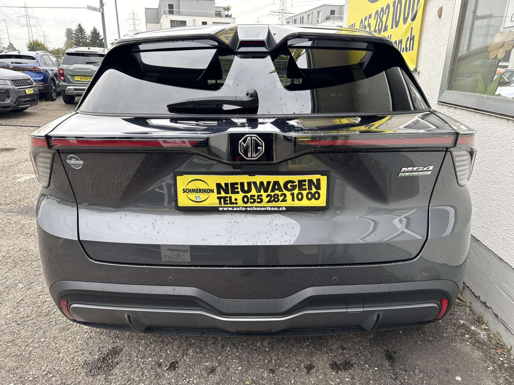 listing desktop thumbnail image 3