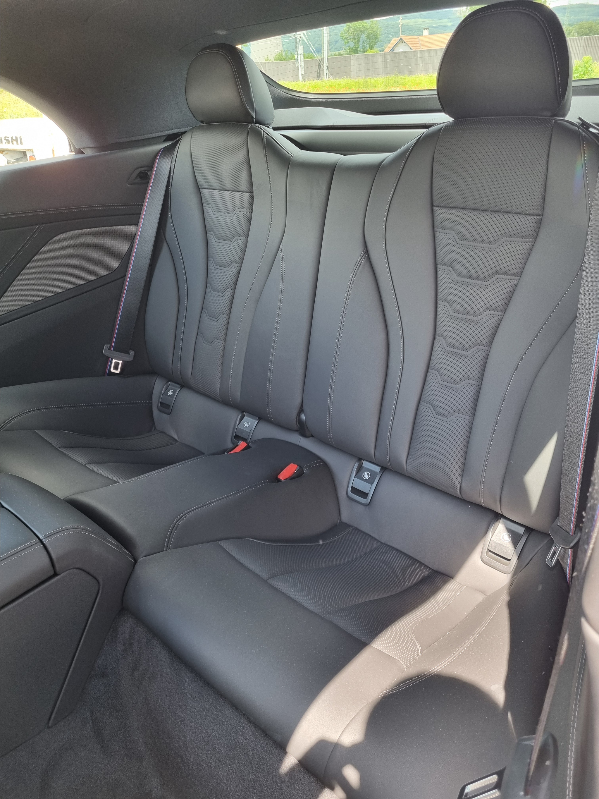 listing desktop thumbnail image 10