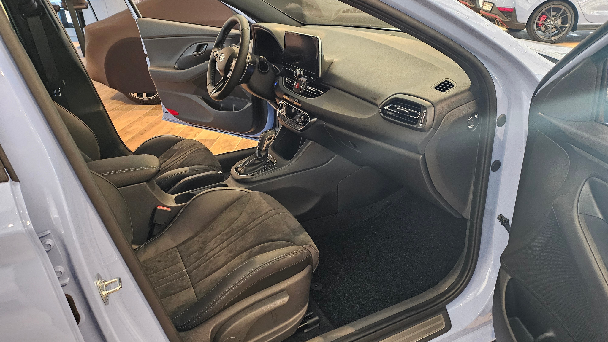 listing desktop thumbnail image 18