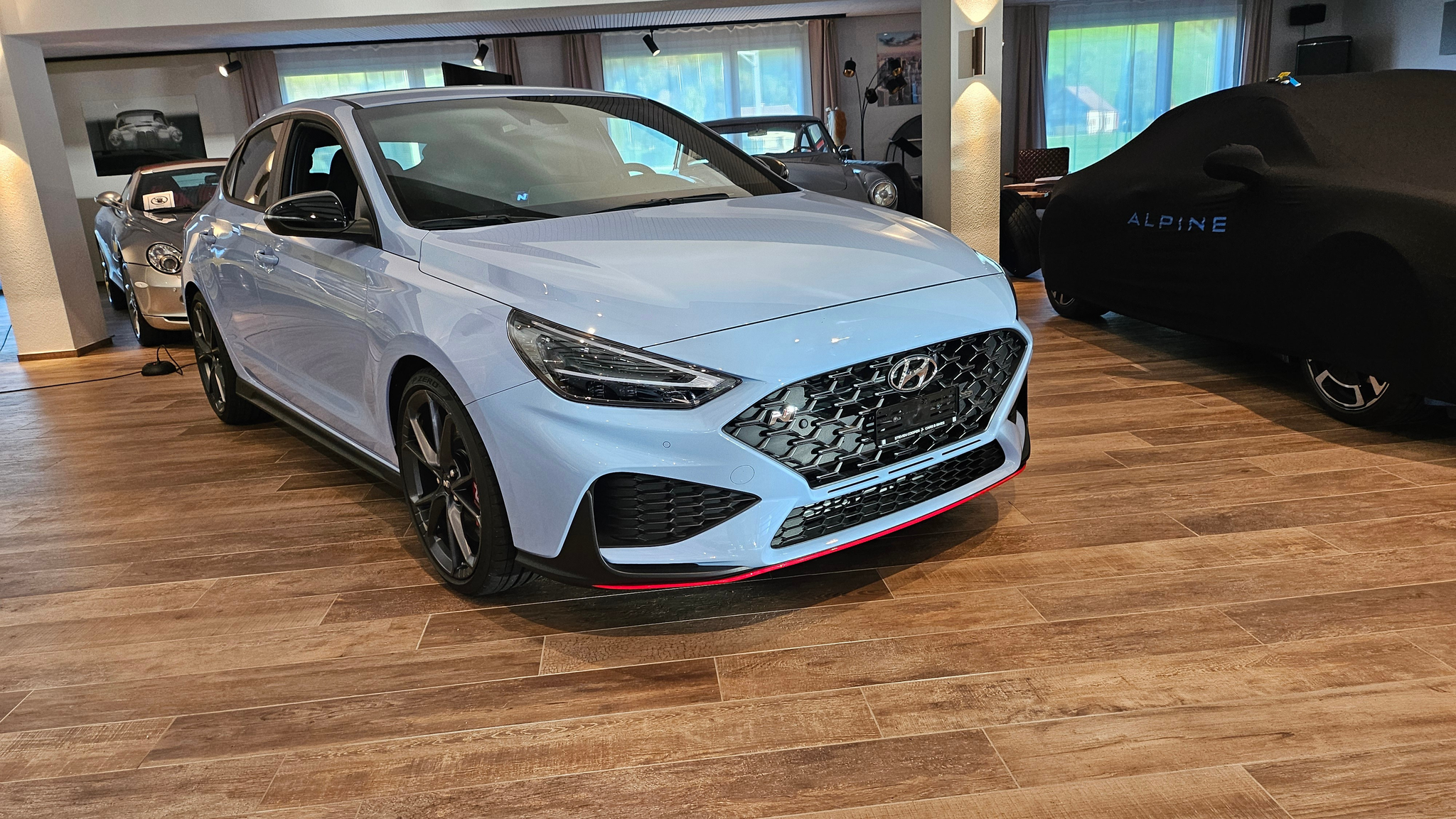 listing desktop thumbnail image 4