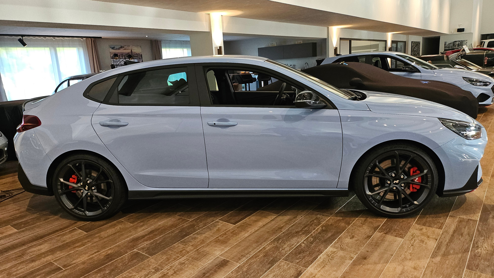 listing desktop thumbnail image 6