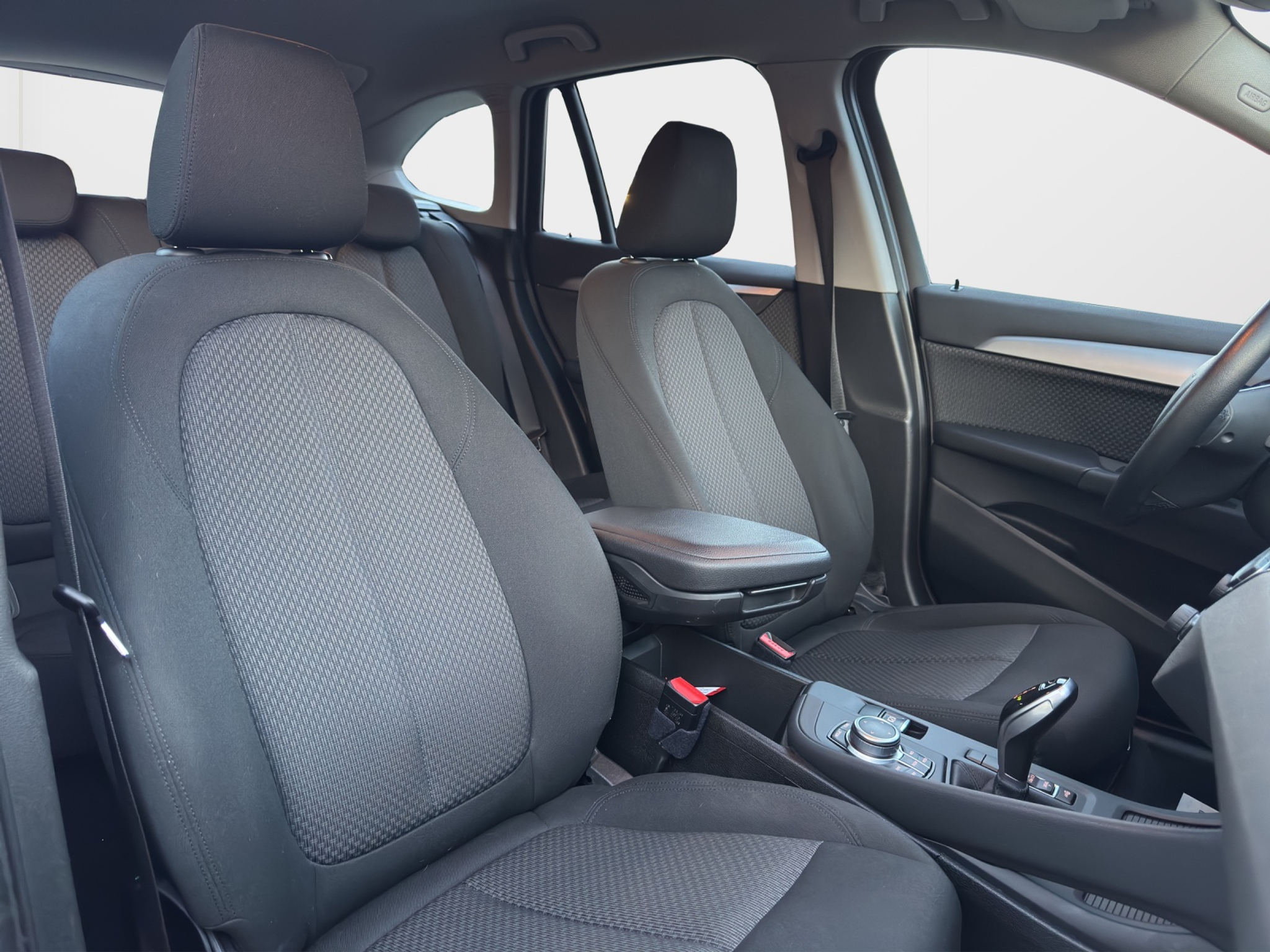 listing desktop thumbnail image 13