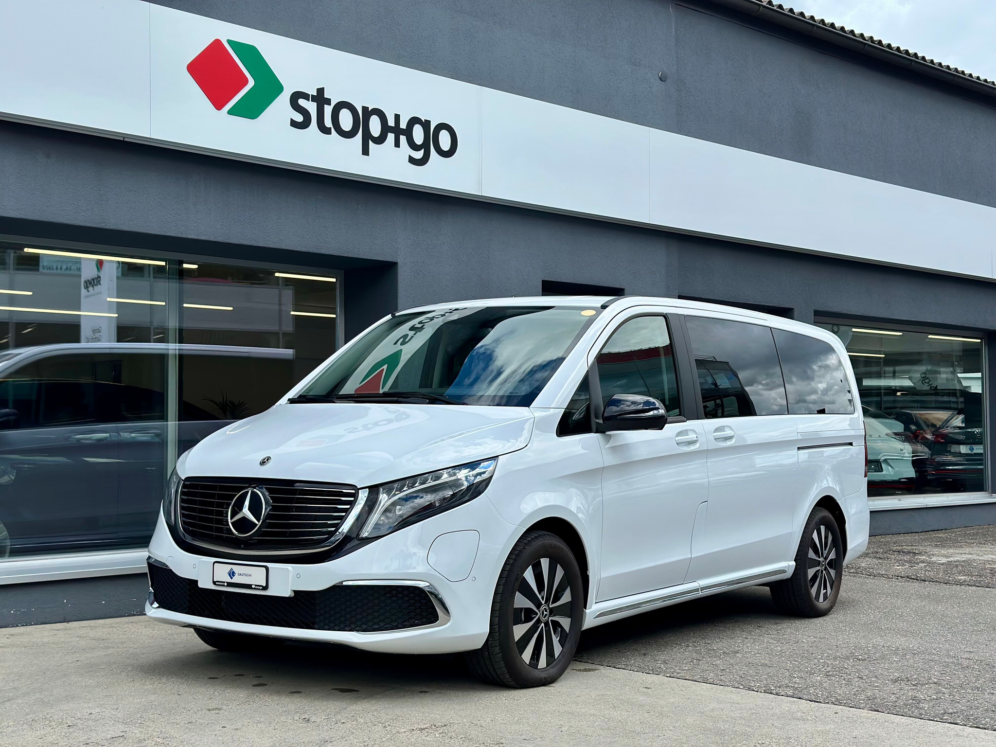 listing desktop thumbnail image 0