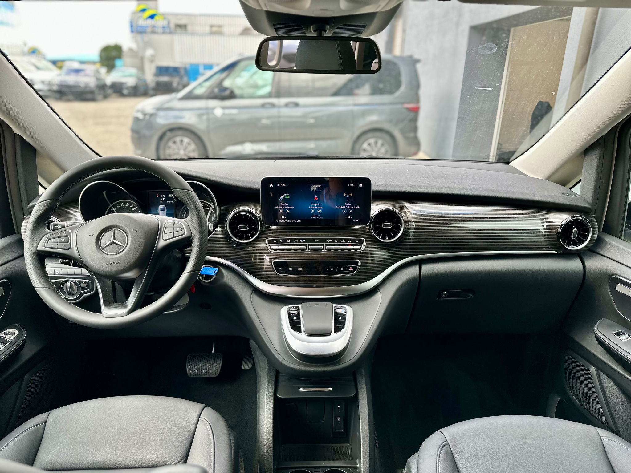 listing desktop thumbnail image 6