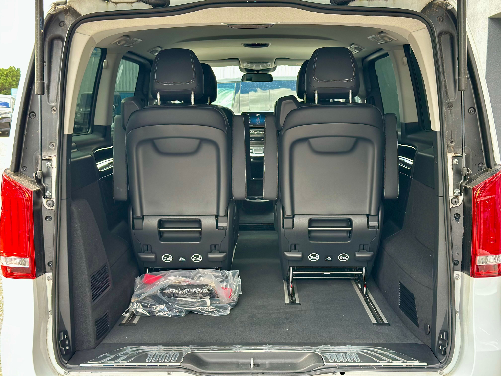 listing desktop thumbnail image 9