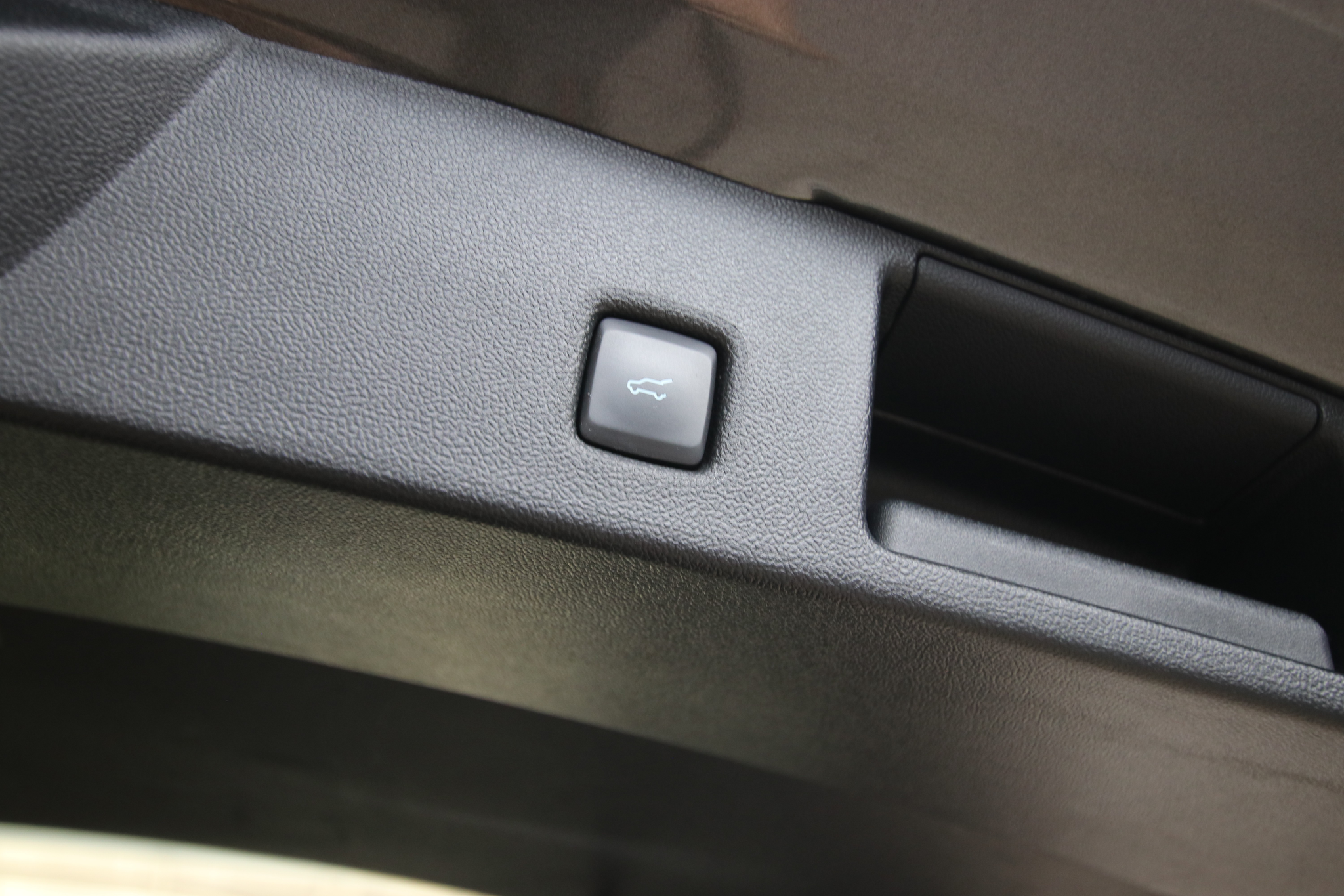 listing desktop thumbnail image 16