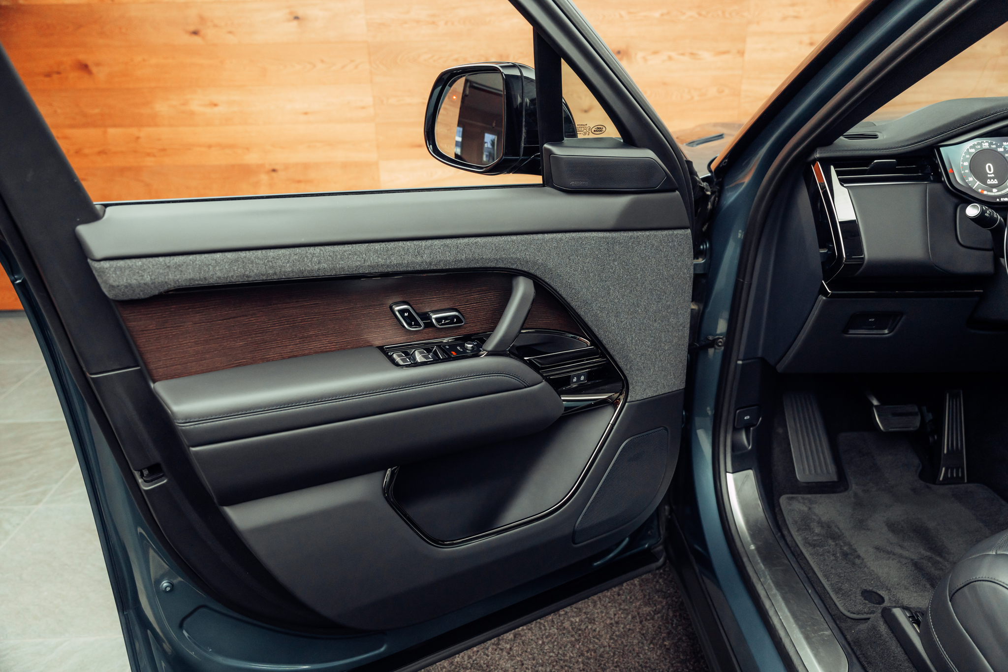 listing desktop thumbnail image 20