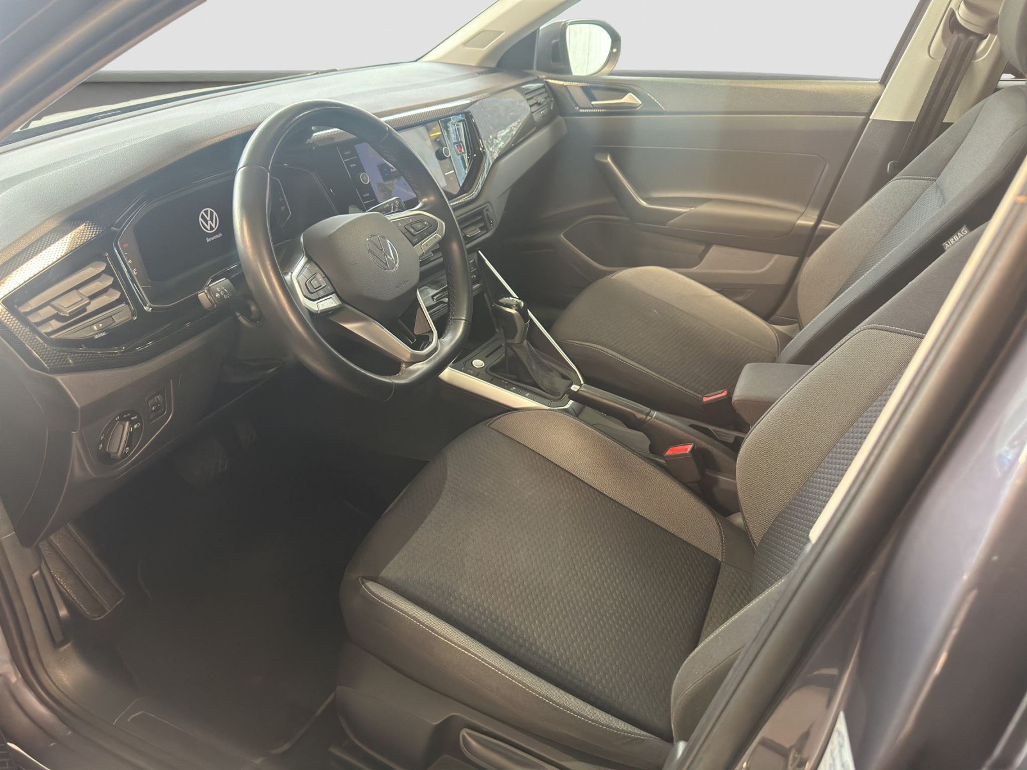 listing desktop thumbnail image 7