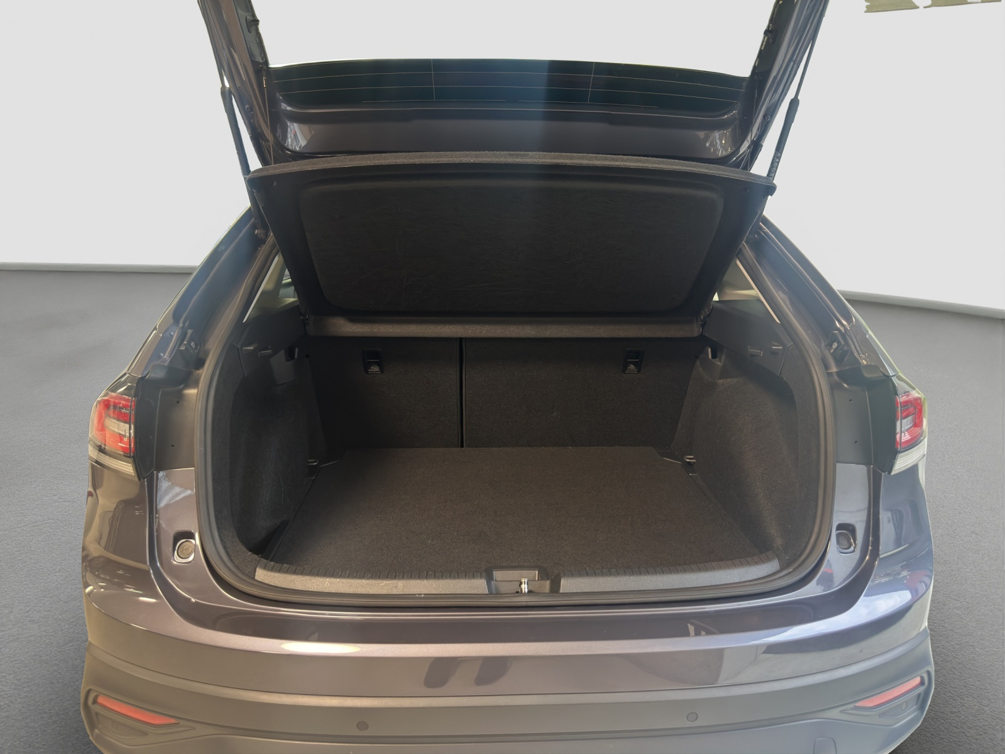 listing desktop thumbnail image 9