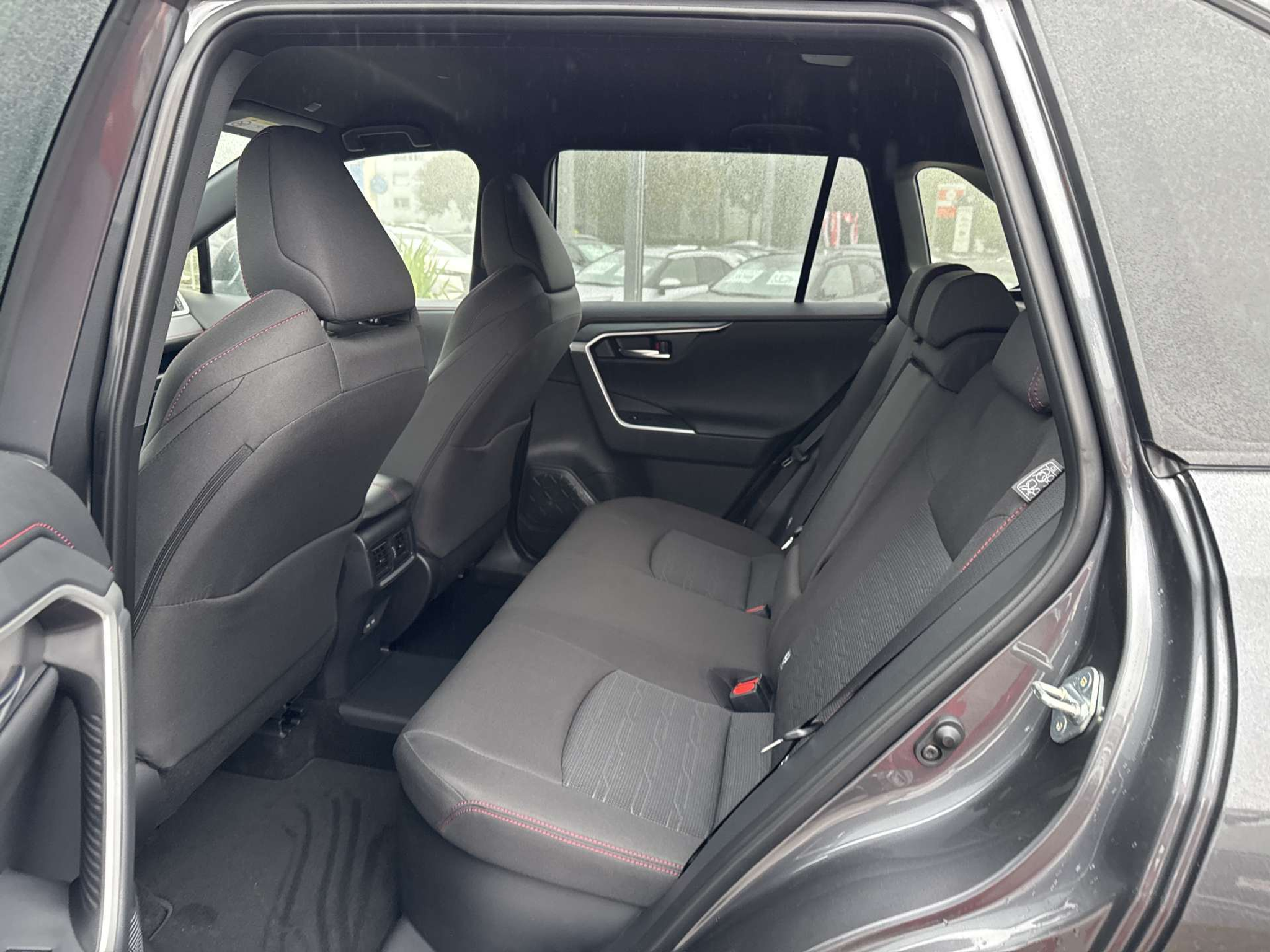 listing desktop thumbnail image 6