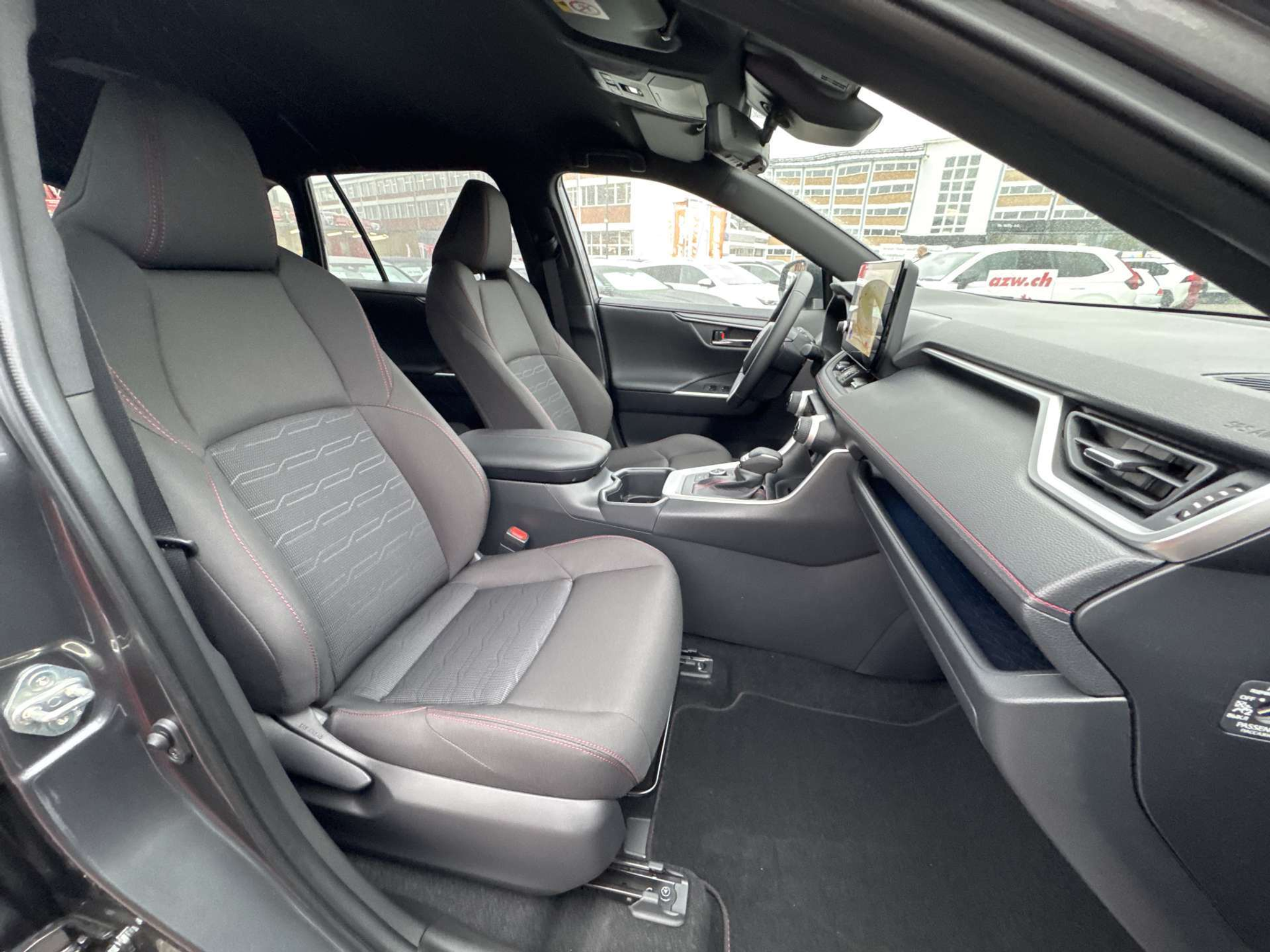 listing desktop thumbnail image 12