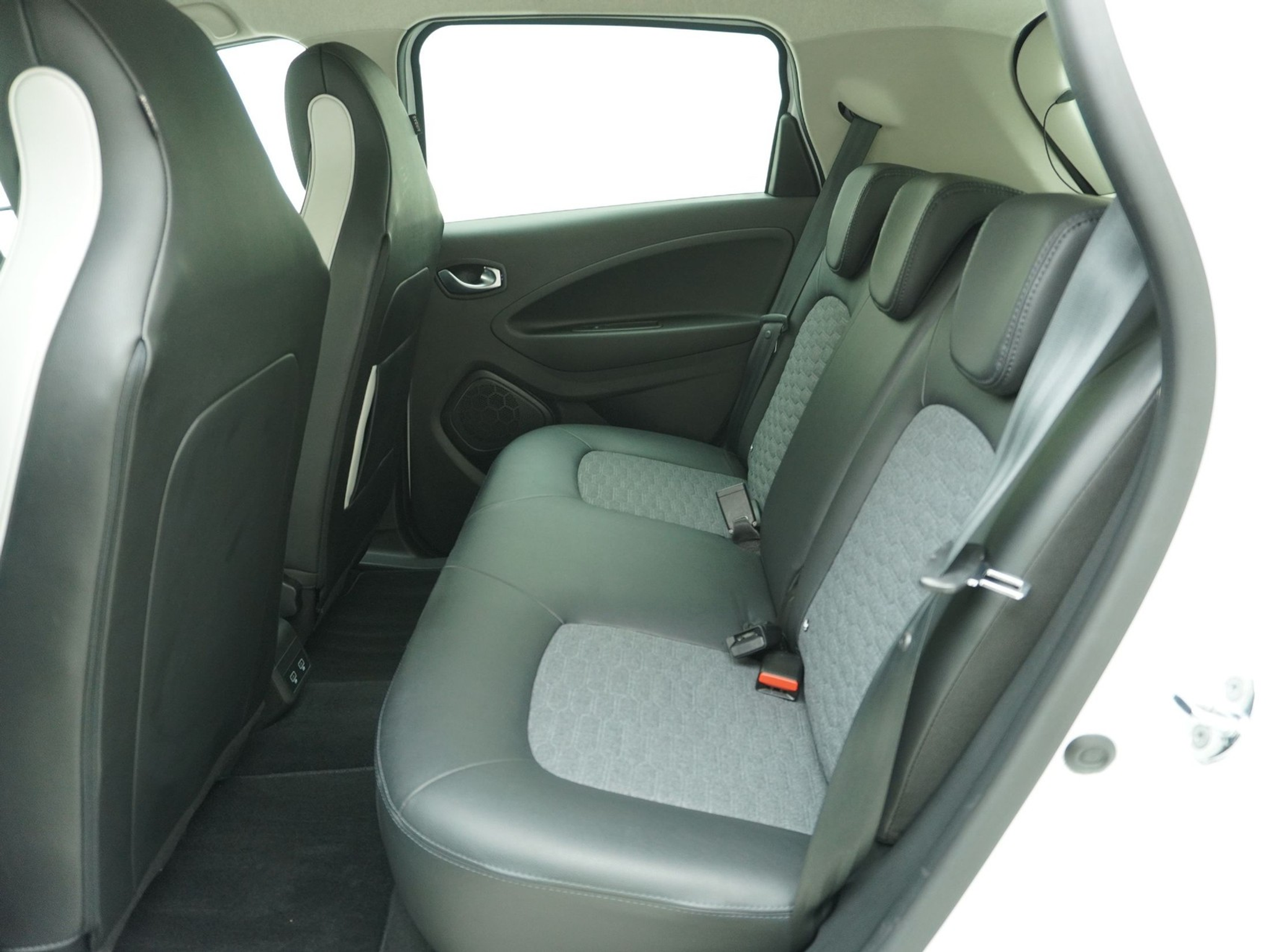 listing desktop thumbnail image 10