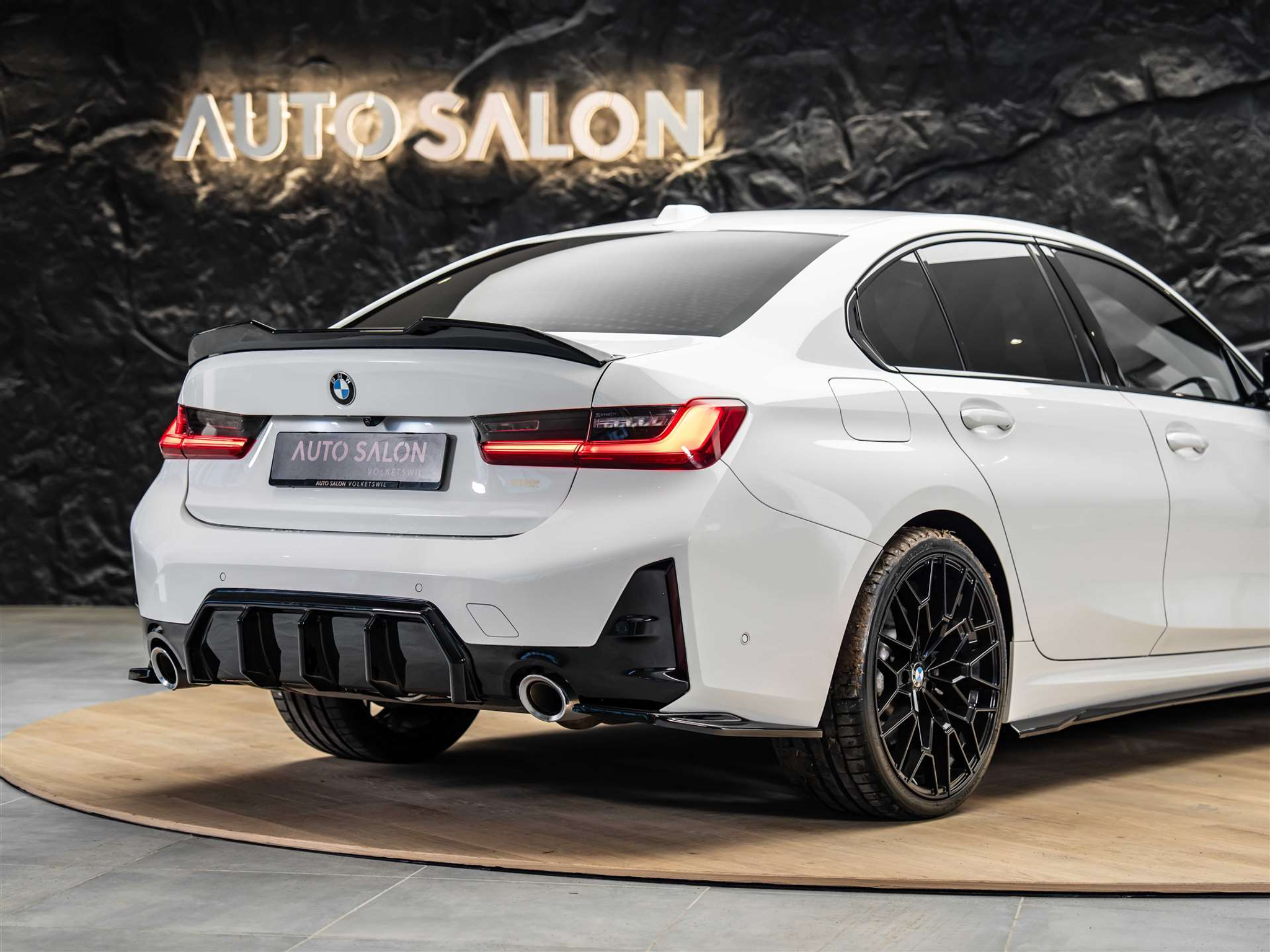 listing desktop thumbnail image 23